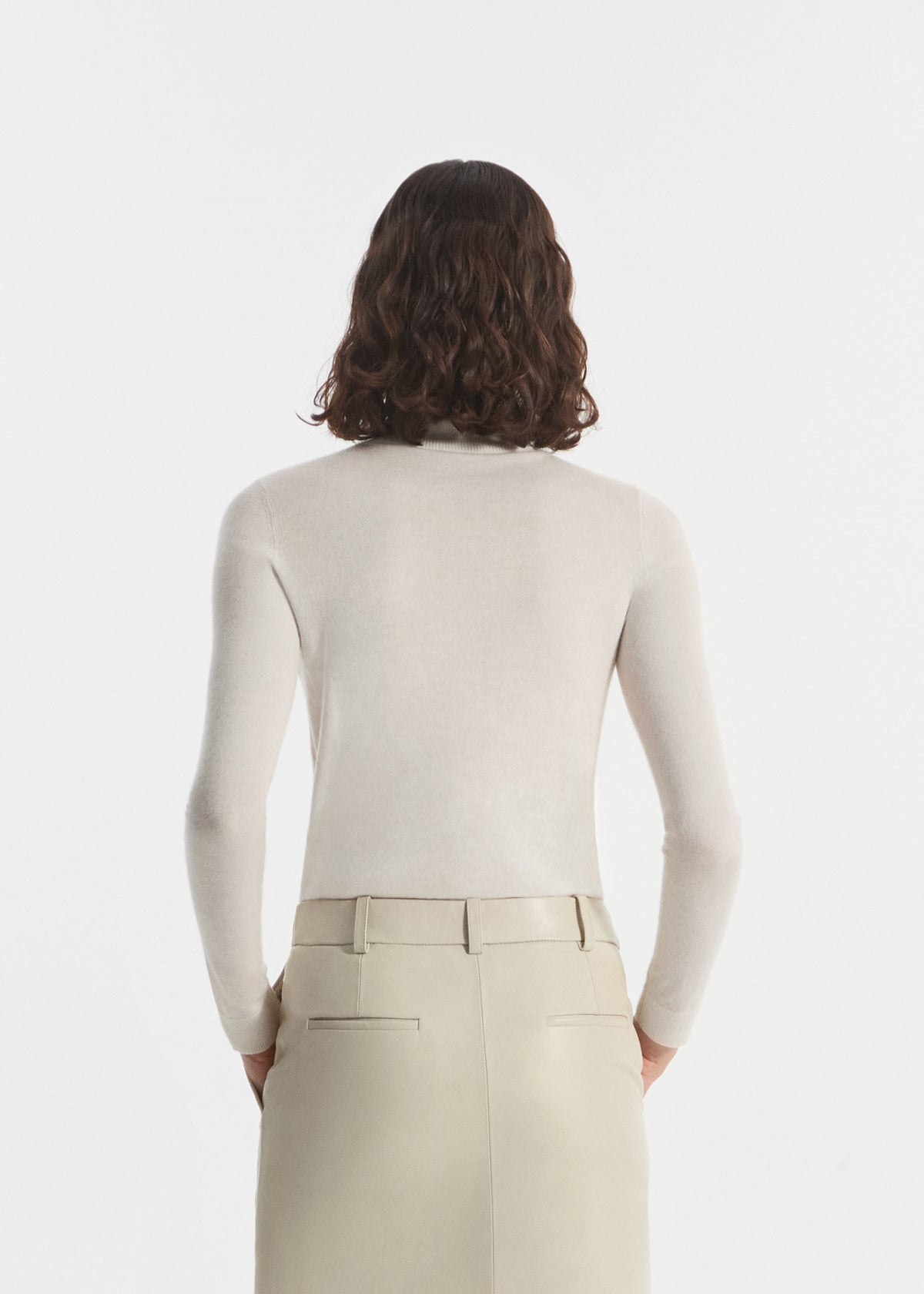 Slim Turtleneck in Fine Cashmere - Ivory, image 2 of 3