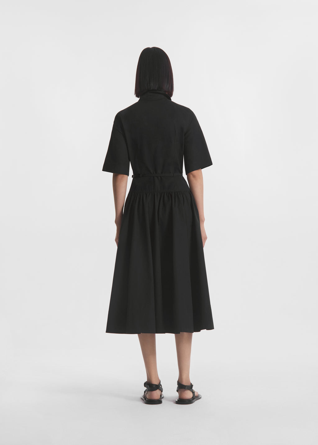 Short Sleeve Belted Dress in Cotton Poplin -  Black - CO