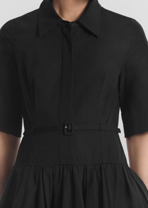 Short Sleeve Belted Dress in Cotton Poplin -  Black - CO
