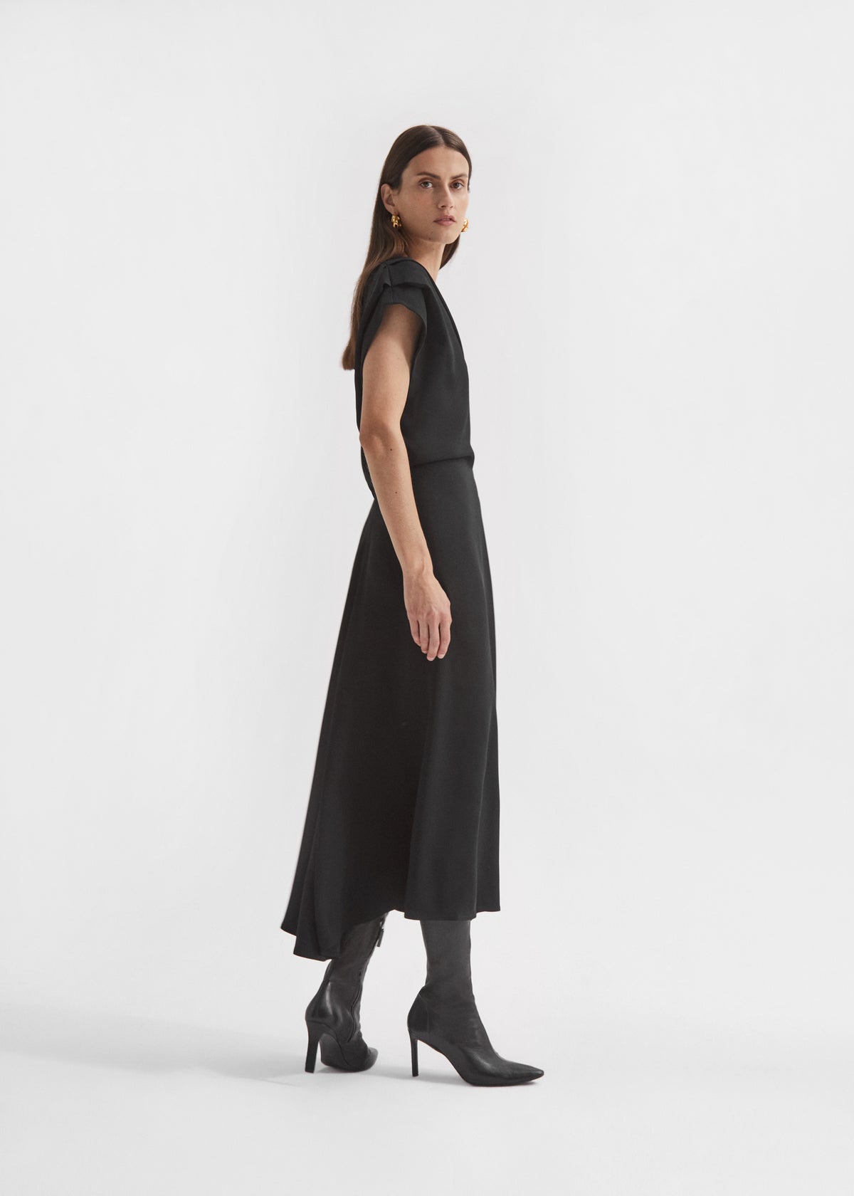 Banana Cut Shift Dress in Viscose - Black, image 3 of 5