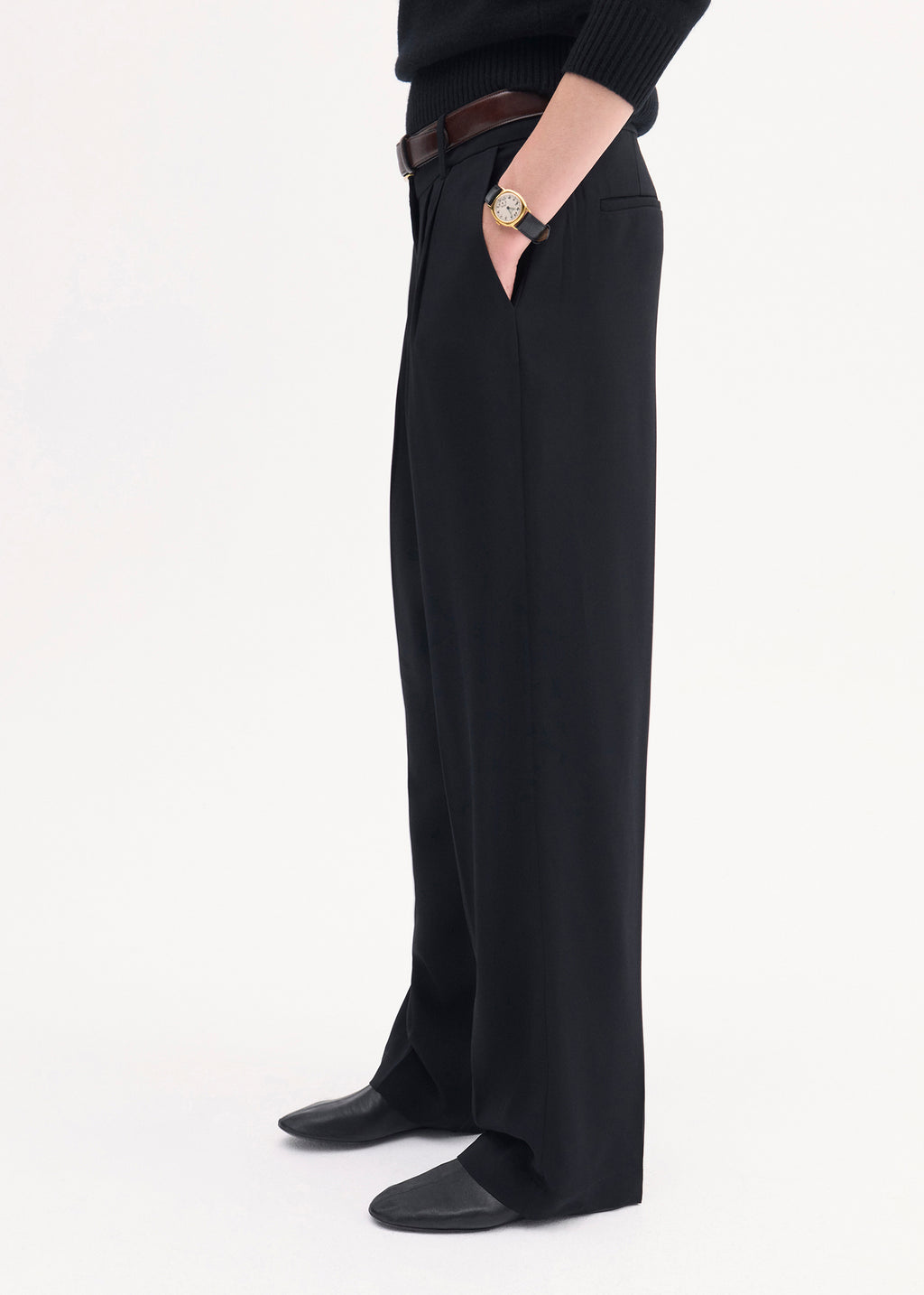Classic Pleat Front Trouser in Fluid Crepe - Black - CO