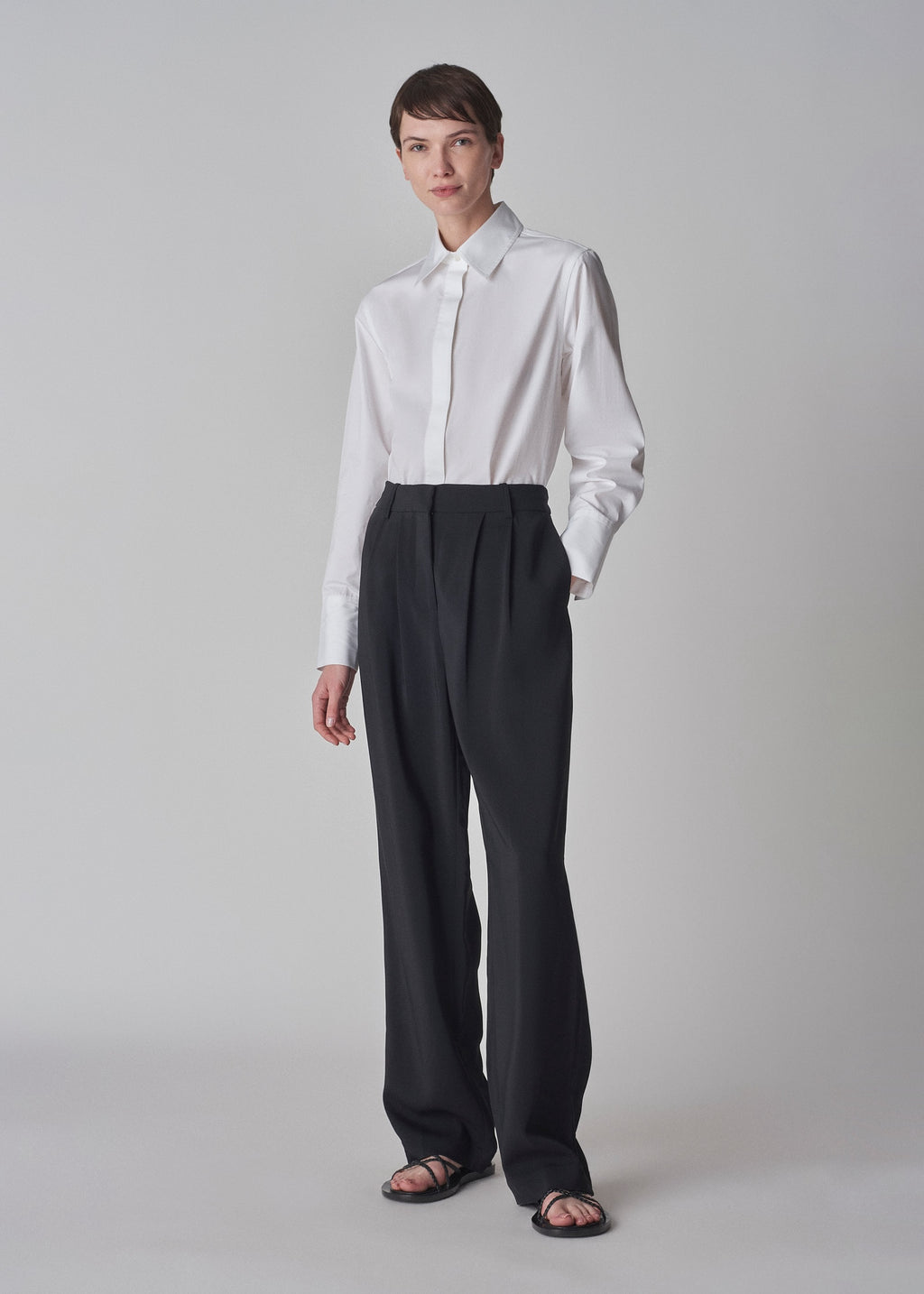 Classic Pleat Front Trouser in Fluid Crepe - Black - CO