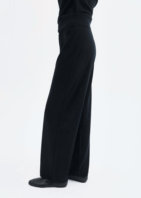 Pull Up Pant in Fine Cashmere - Black - CO