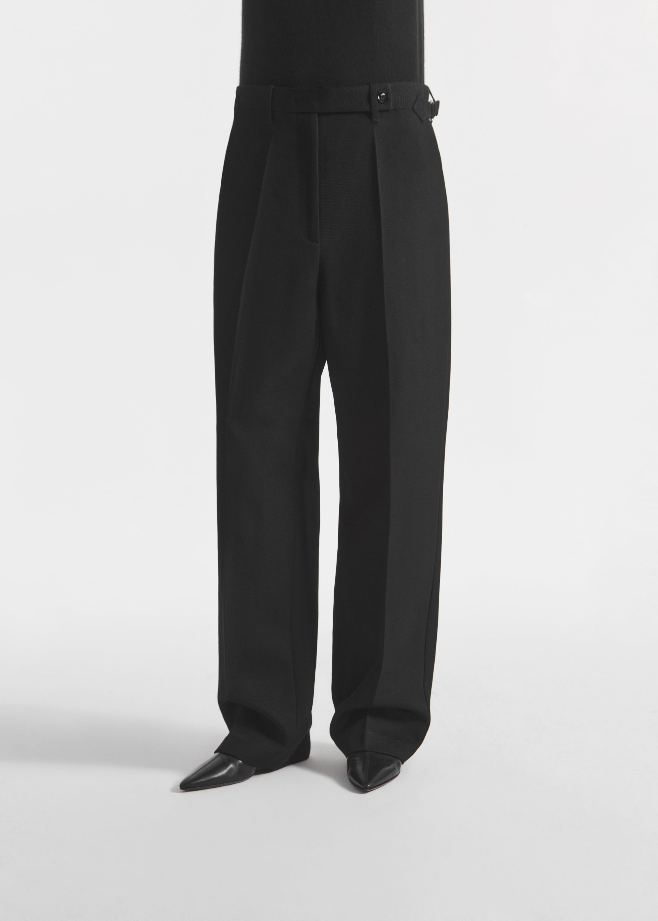Low Rise Trousers in Wool - Black