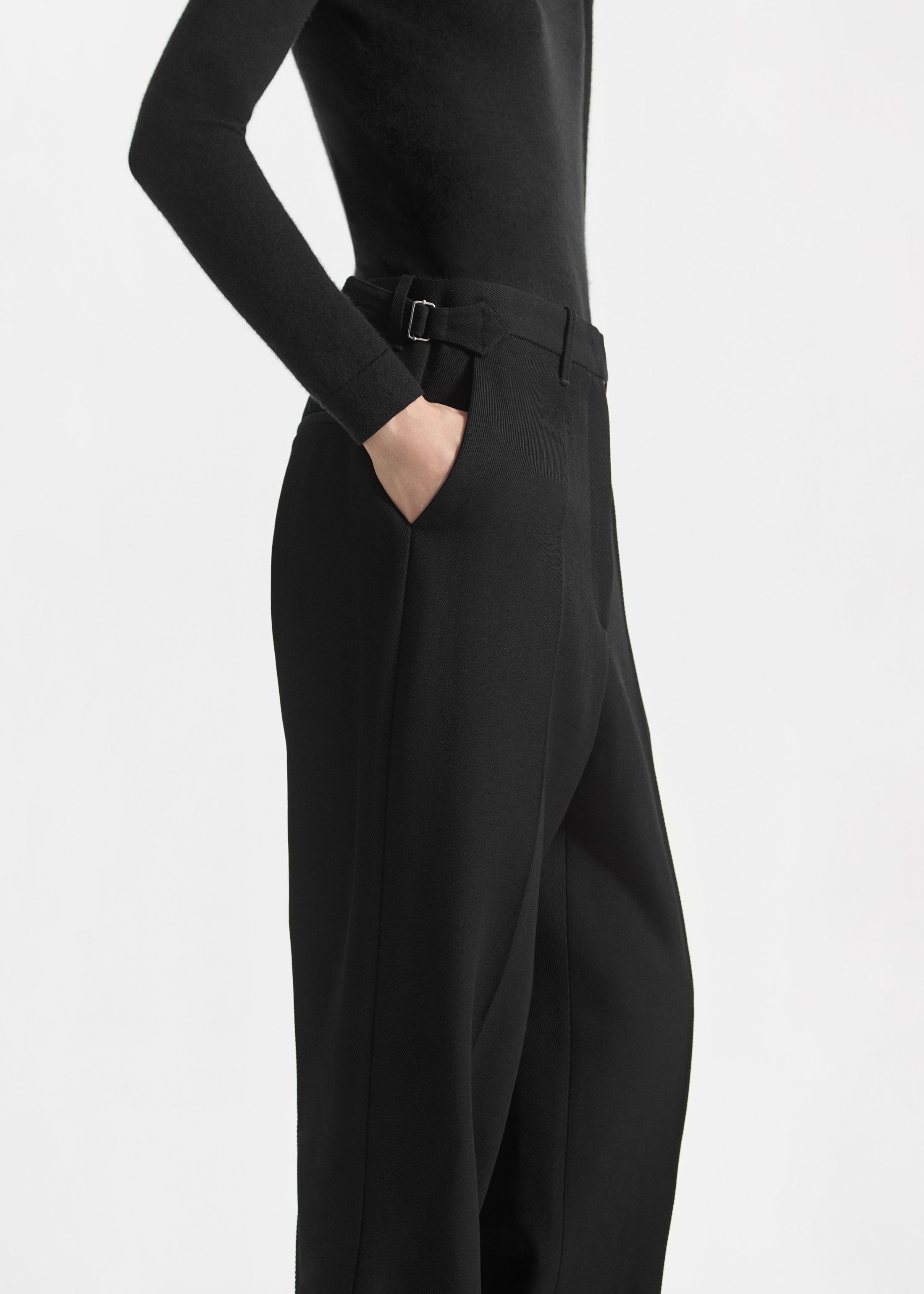 Low Rise Trousers in Wool - Black