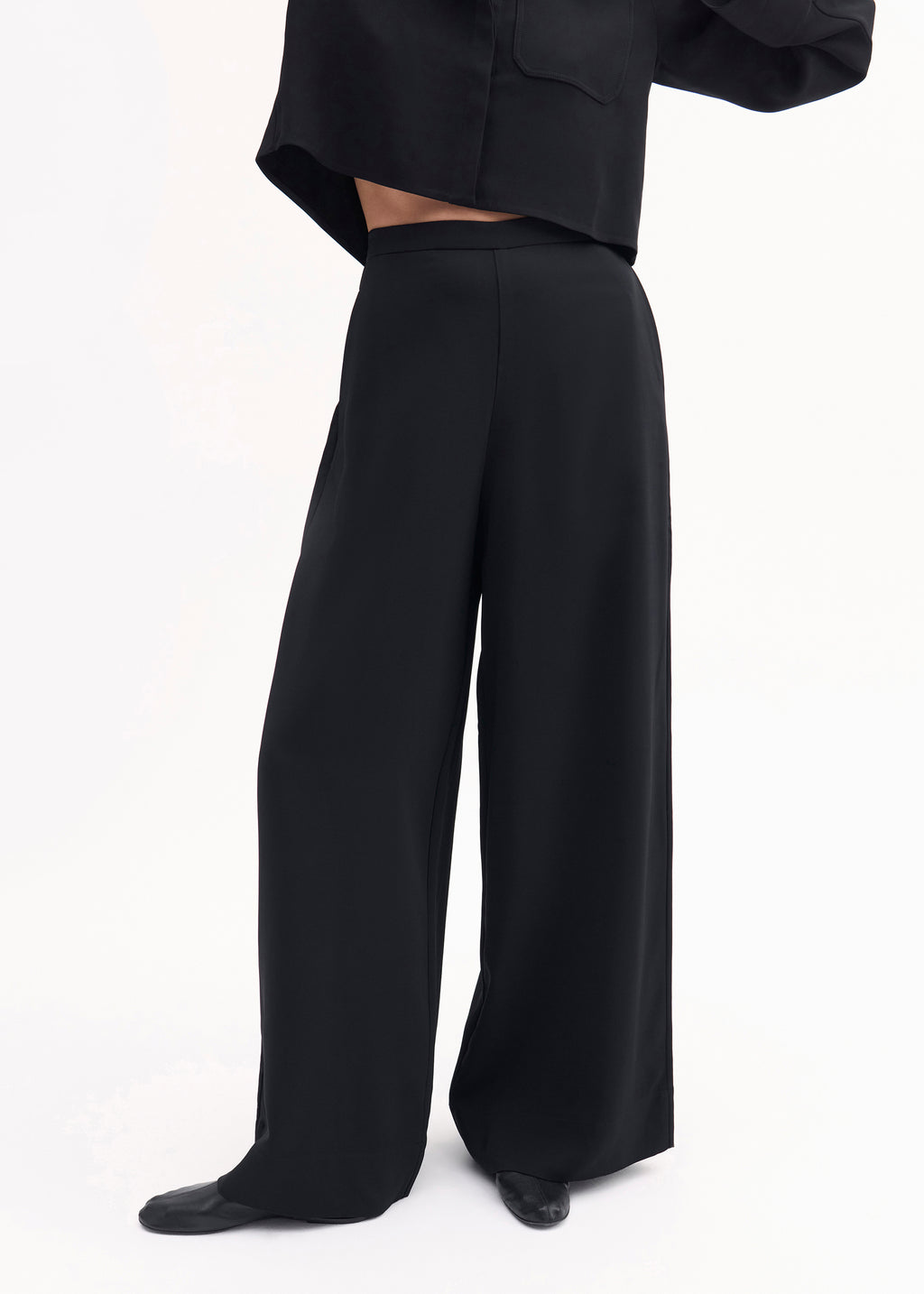 Wide Leg  Pant in Crepe - Black - CO