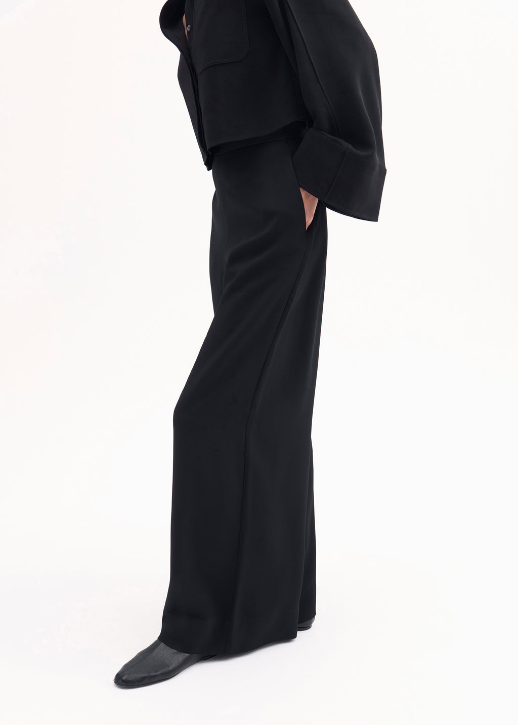 Wide Leg  Pant in Crepe - Black - CO