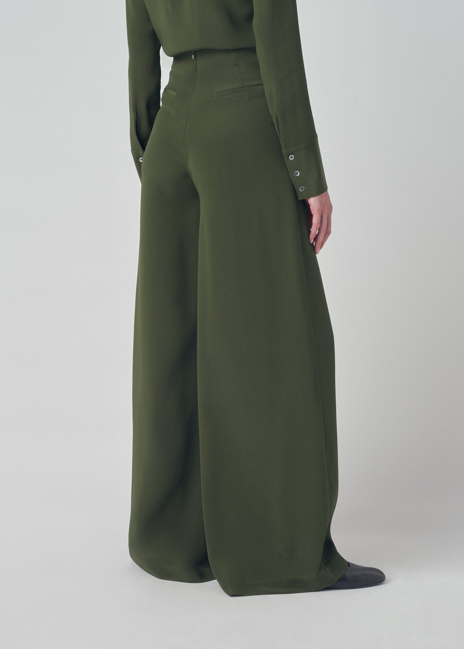 High Waist Wide Leg Trouser in Silk Cady - Green - CO Collections