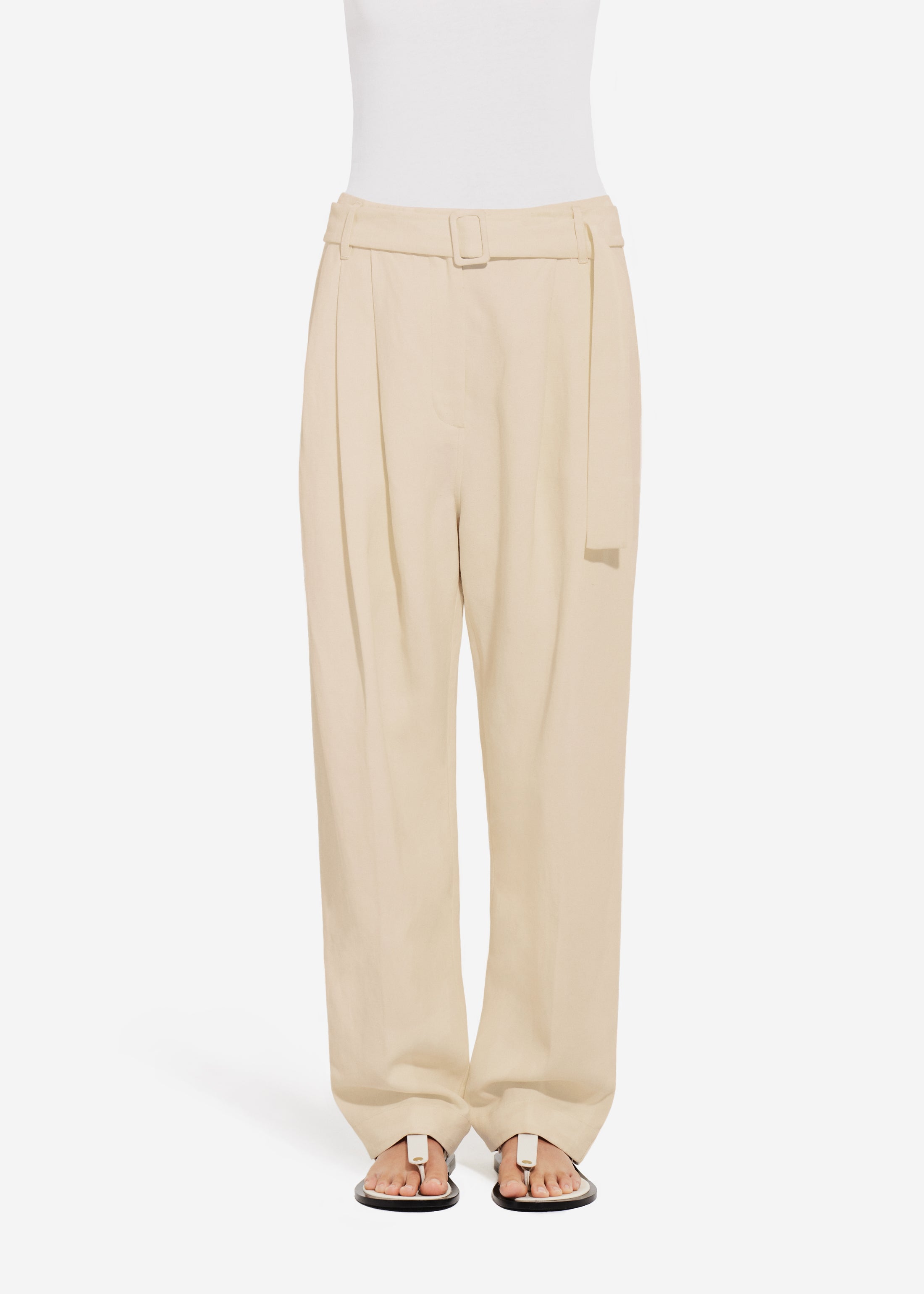 Belted Pleated Pant in Viscose Linen - Pearl
