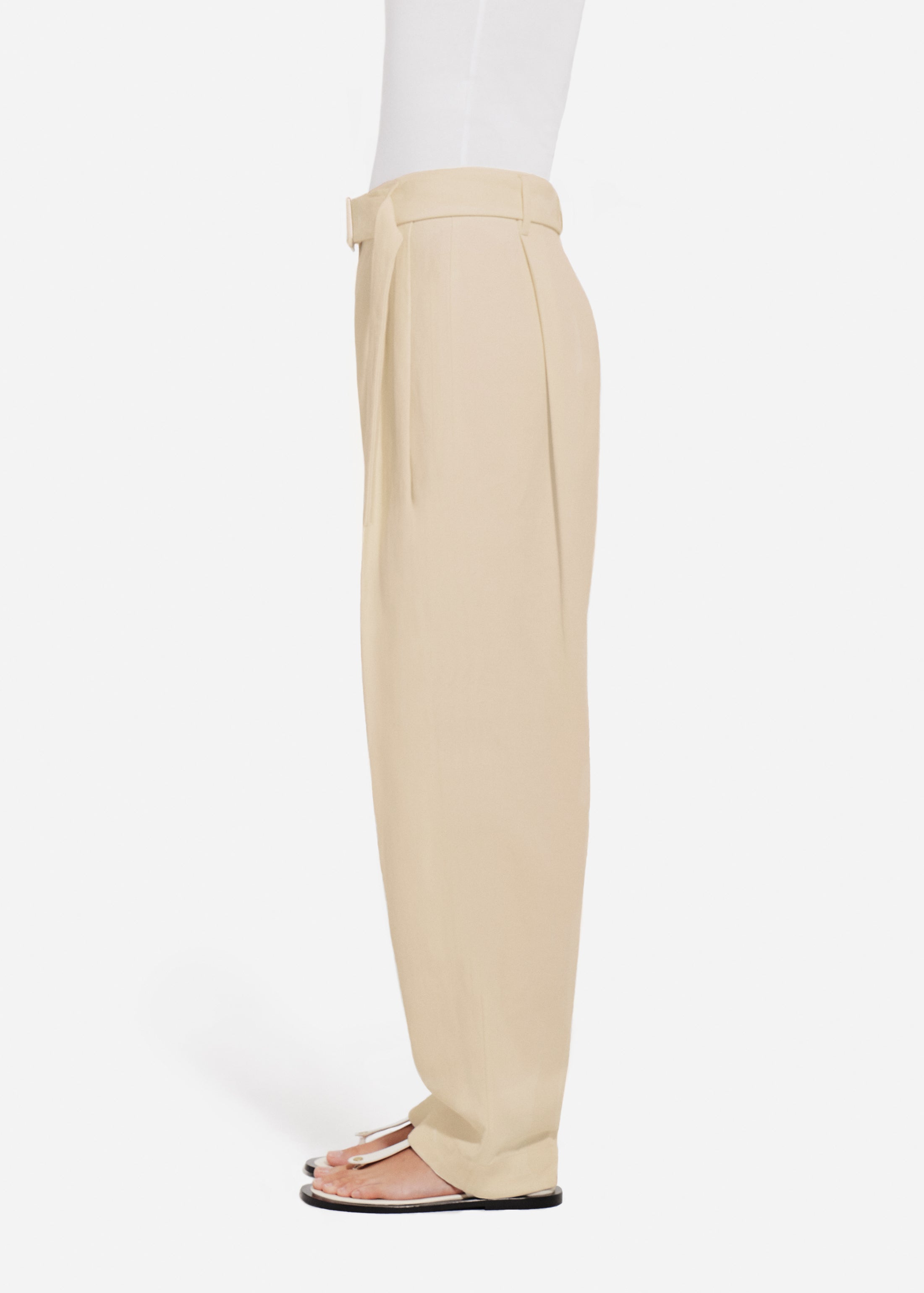 Belted Pleated Pant in Viscose Linen - Pearl