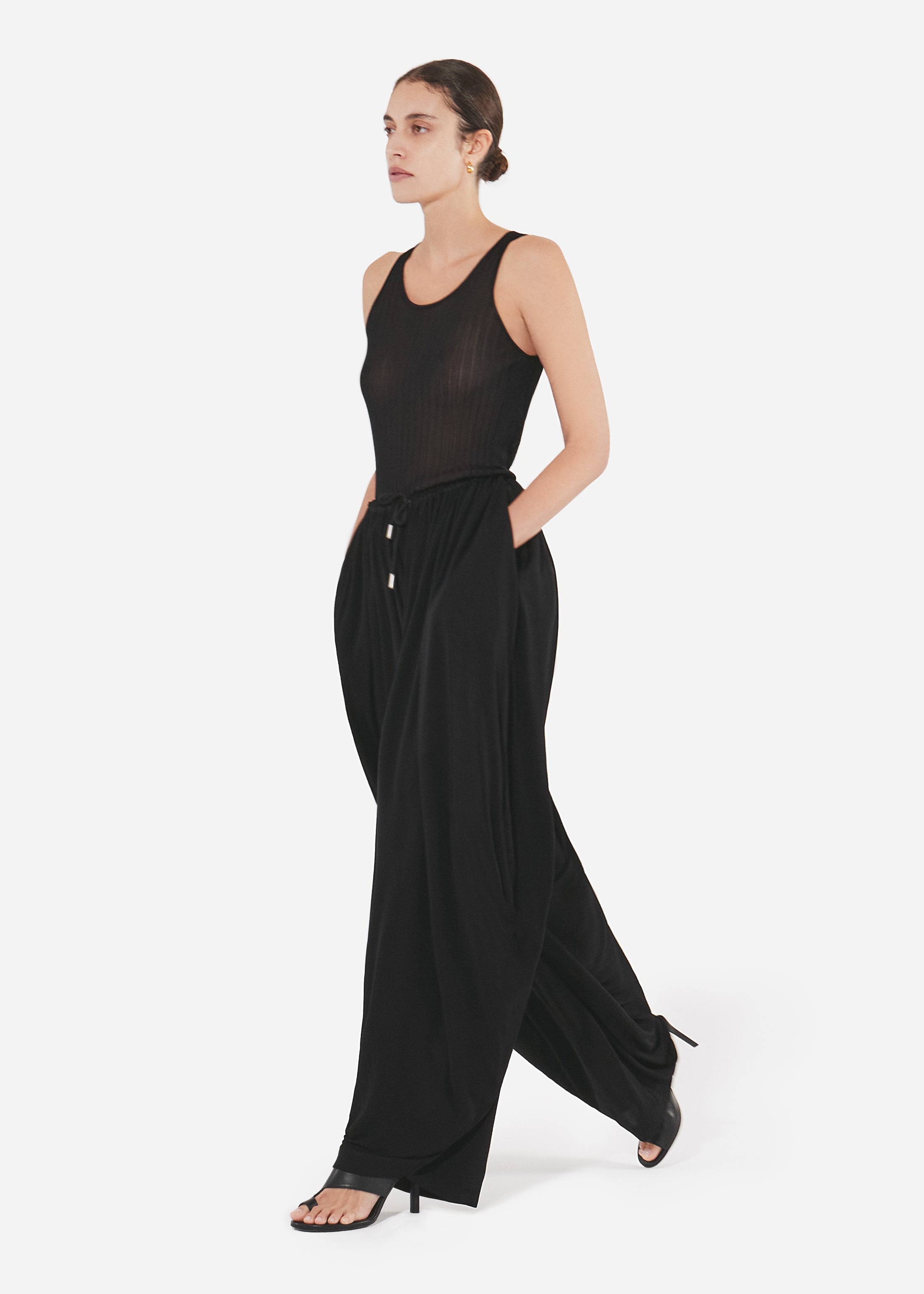 Elasticated Waist Gathered Pant in Viscose - Black