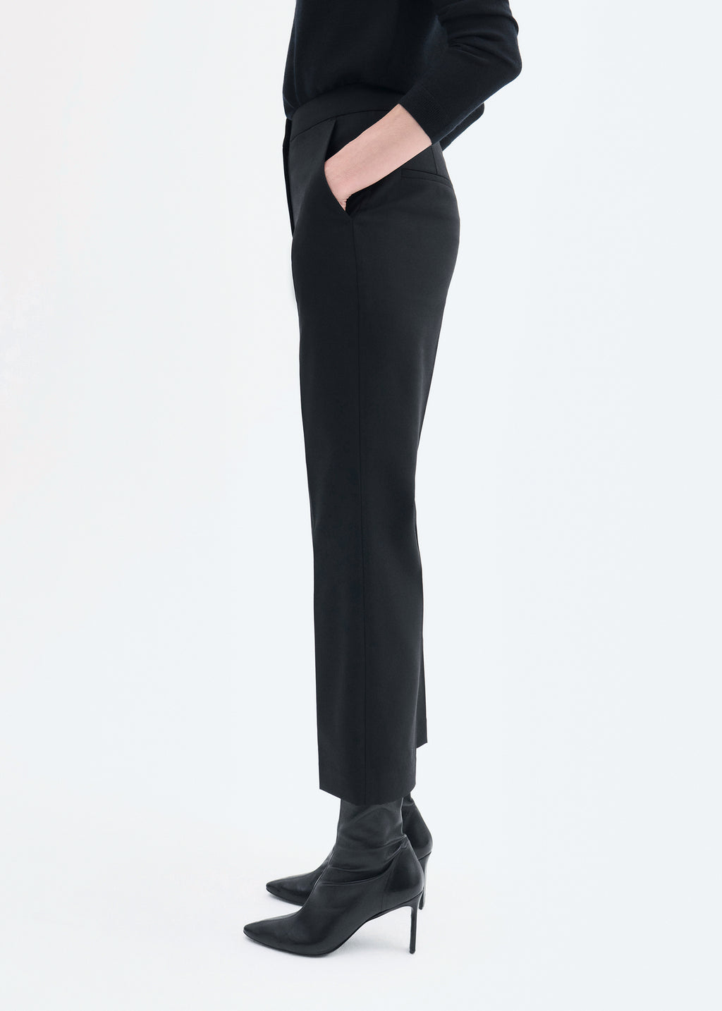 Cropped Cigarette Trouser in Virgin Wool - Black - CO