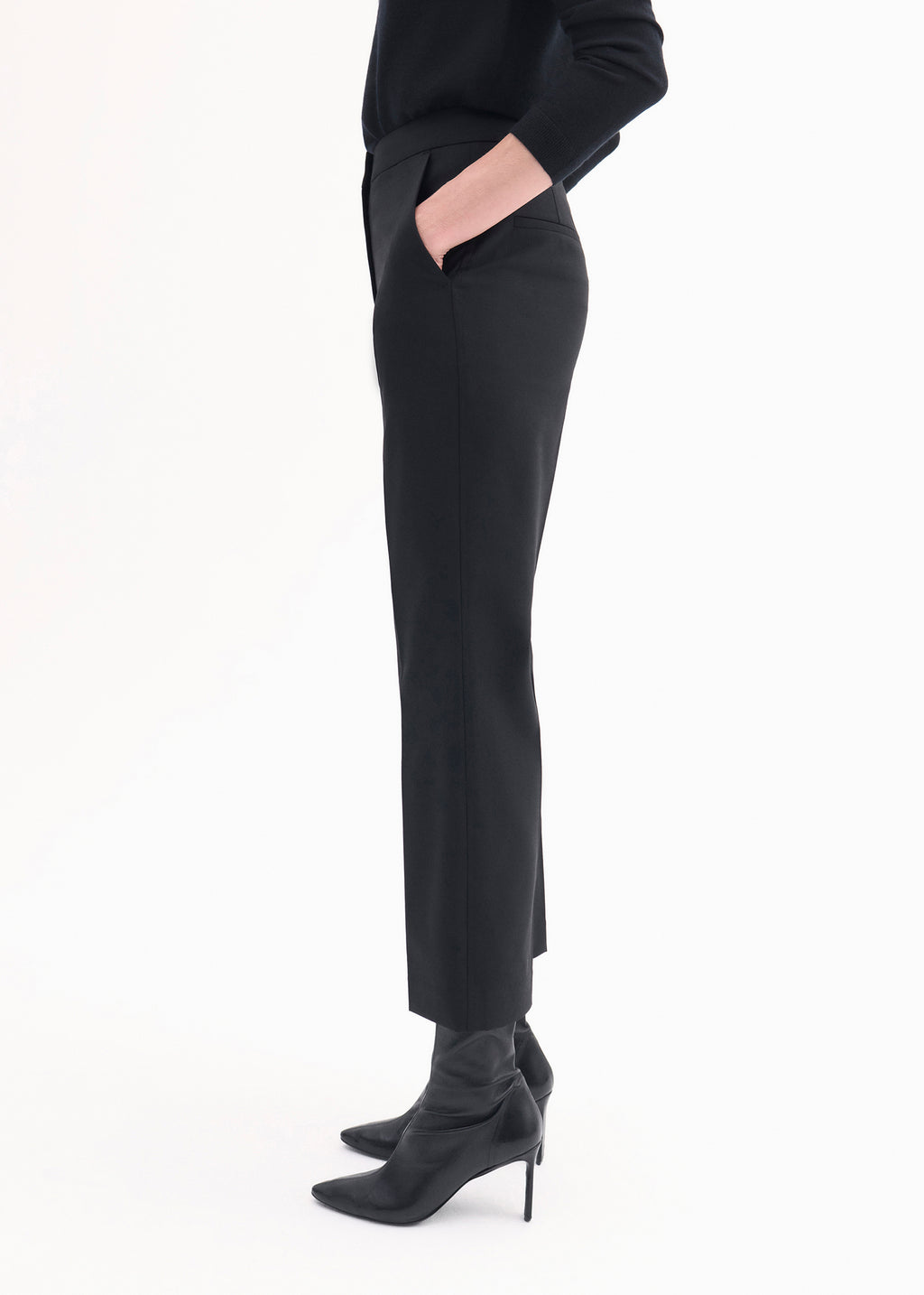 Cropped Cigarette Trouser in Virgin Wool - Black - CO