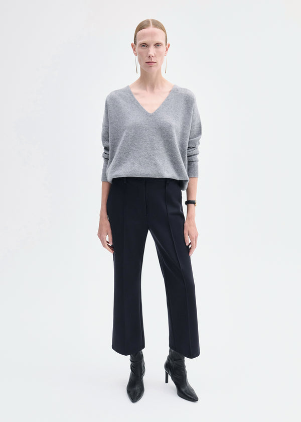 V-Neck Sweater in Cashmere - Grey - CO