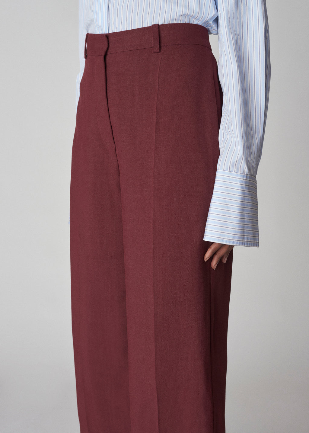 Straight Vented Pant in Twill - Bordeaux - CO