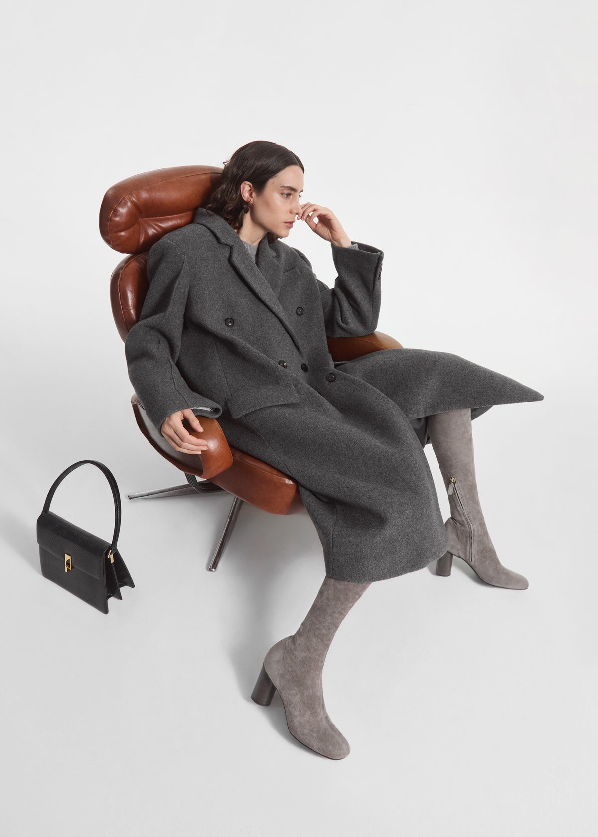 Oversized Double Breasted Coat in Wool Cashmere - Grey, image 2 of 8