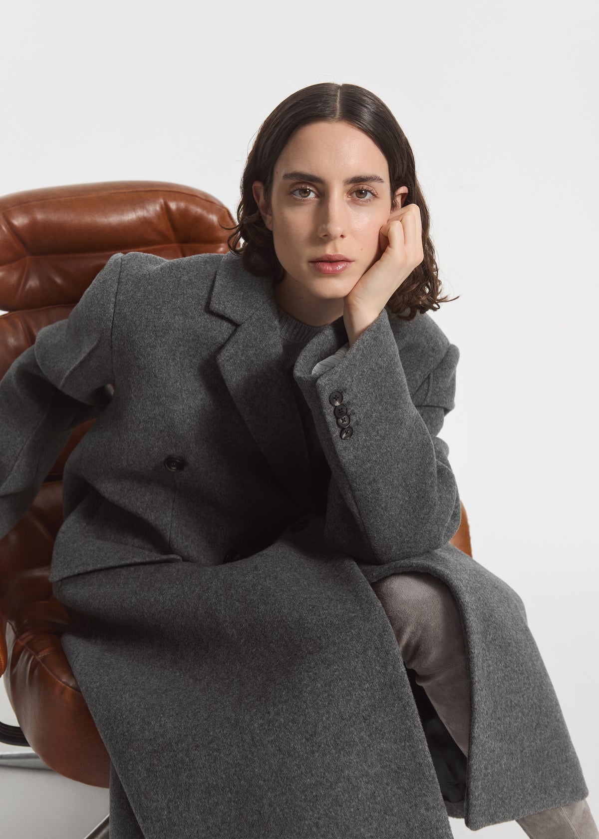Oversized Double Breasted Coat in Wool Cashmere - Grey, image 4 of 8