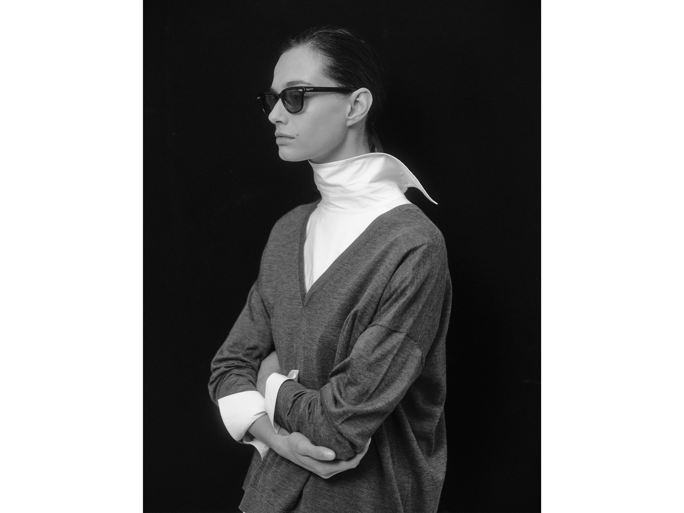 V-Neck Sweater in Fine Cashmere - Grey