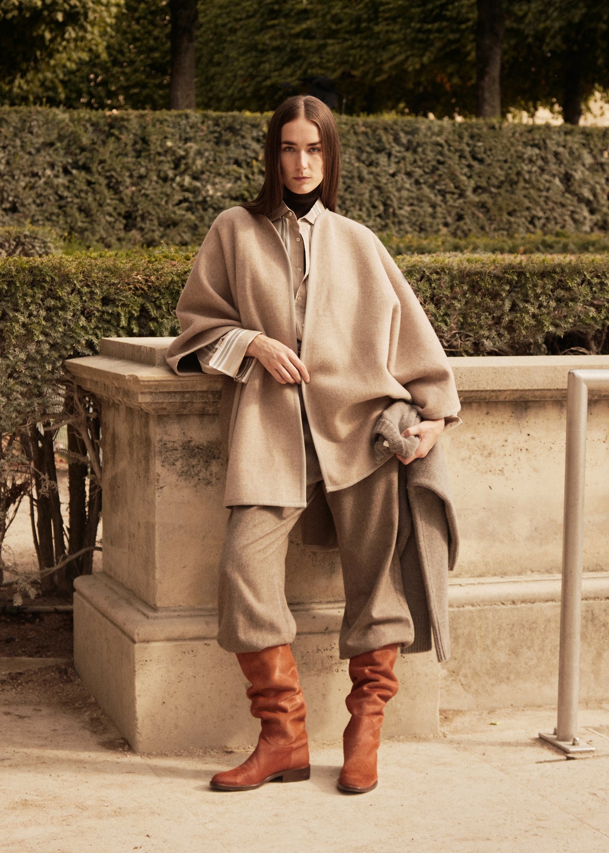 Draped Cape in Wool Cashmere - Taupe