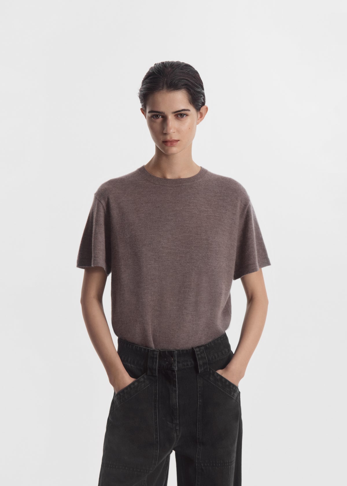 T-Shirt in Fine Cashmere - Hazelnut, image 3 of 4
