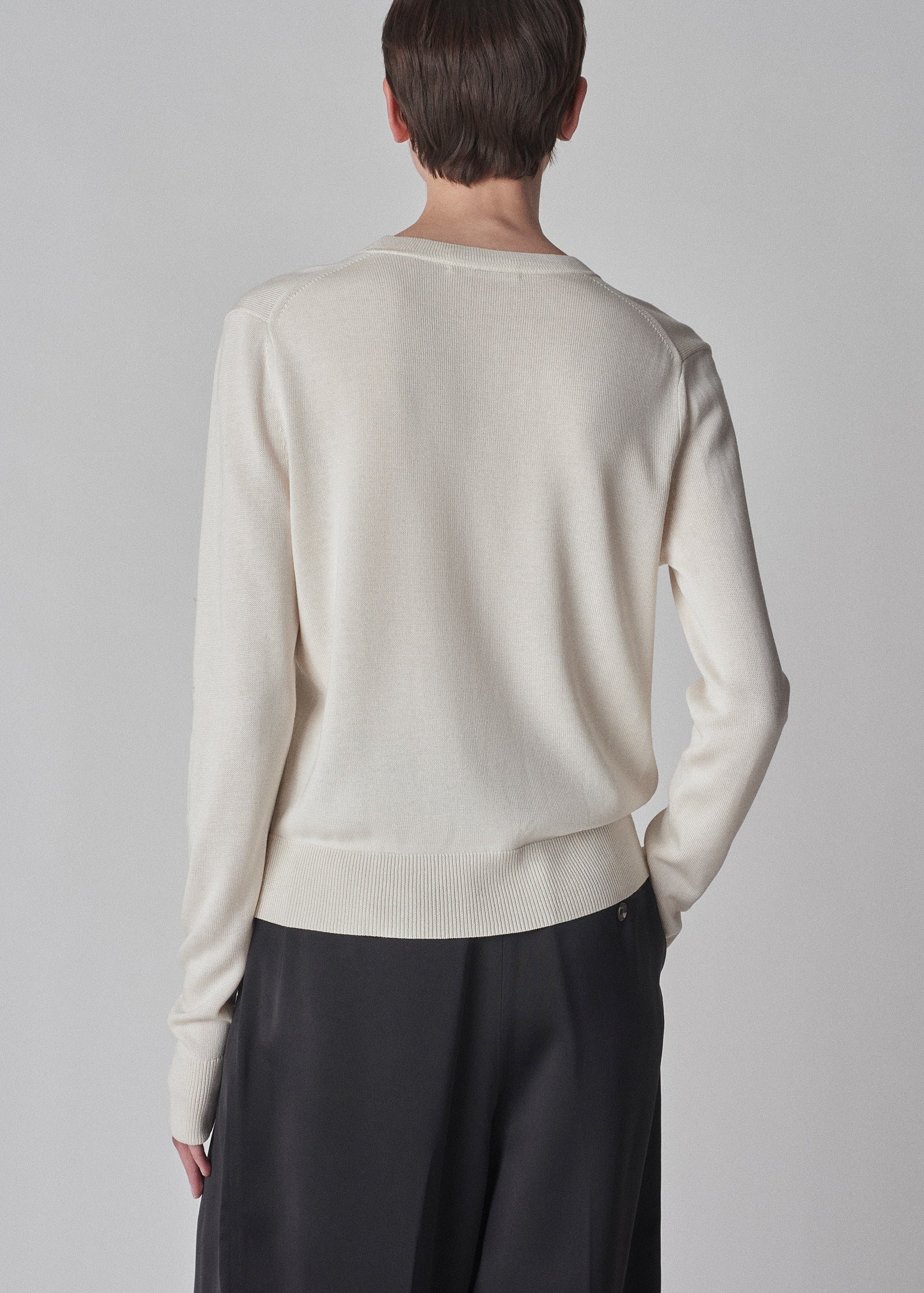 V-Neck Cardigan in Silk Knit - Ivory - CO Collections