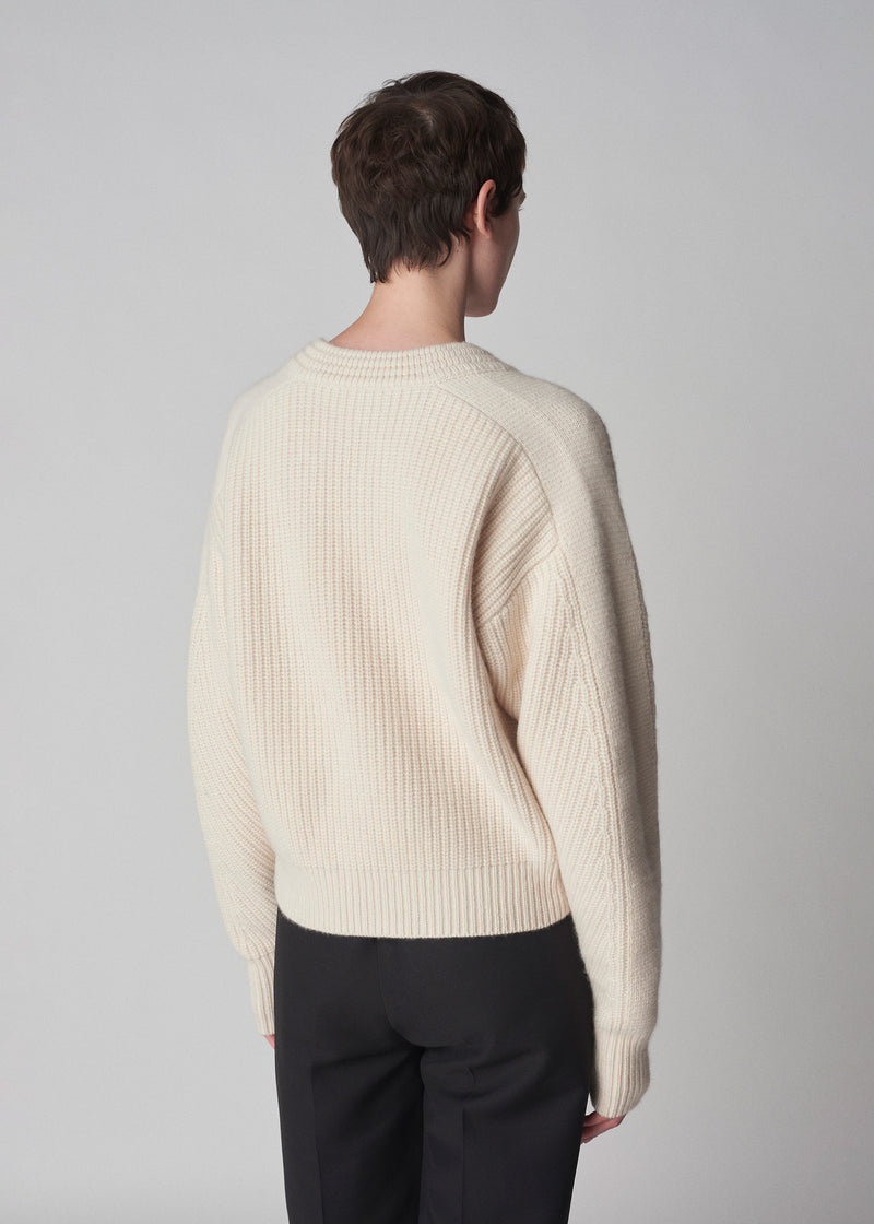V-Neck Sweater in Cashmere - Ivory - CO