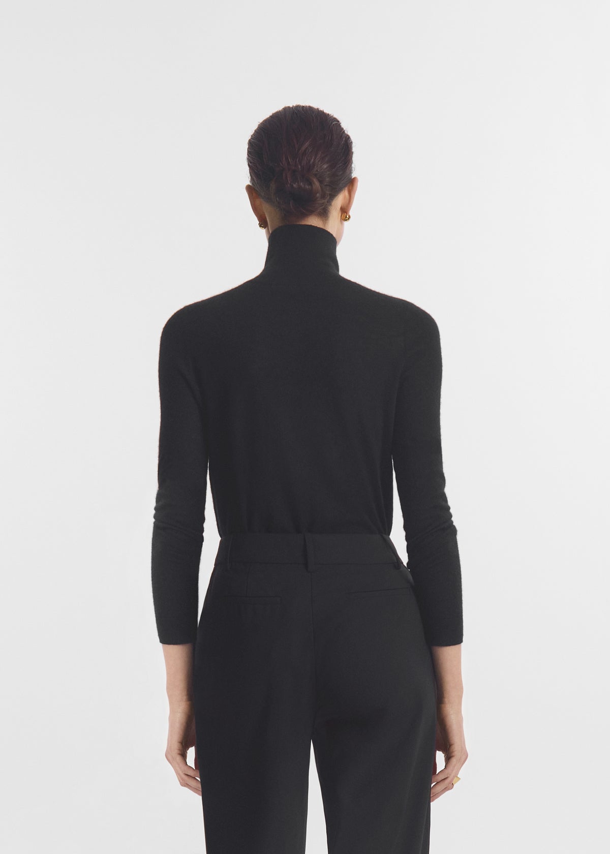 Slim Turtleneck in Fine Cashmere - Black, image 5 of 6