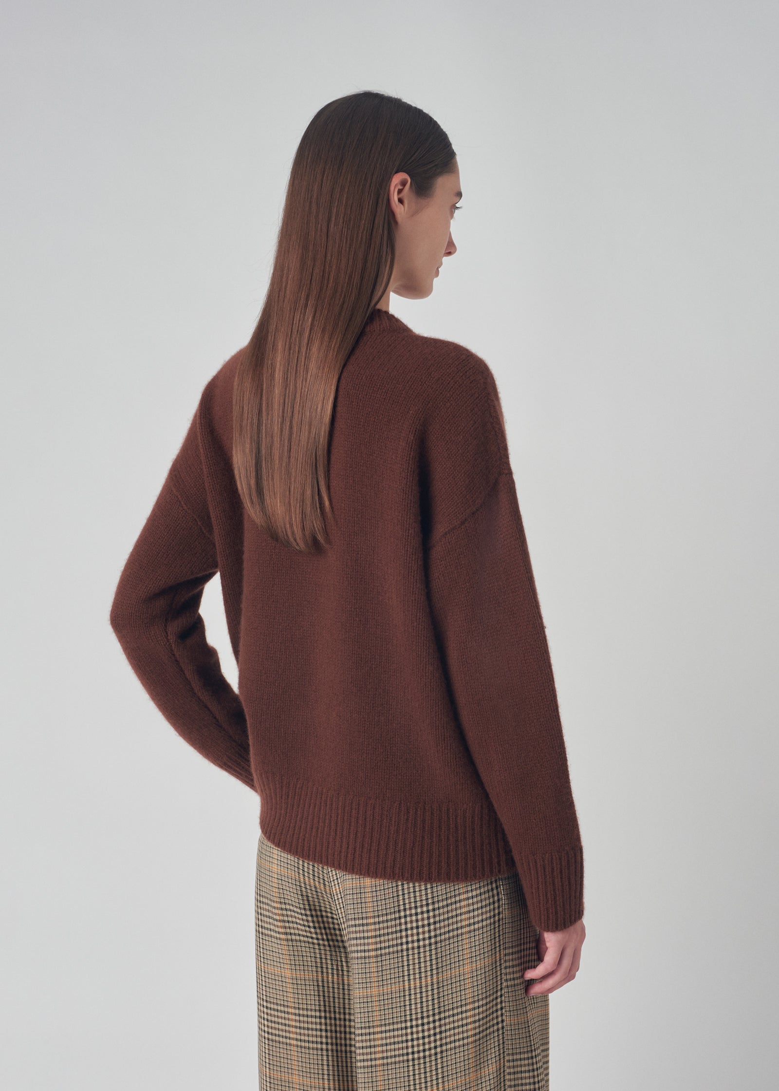 Boyfriend Sweater in Cashmere - Dark Brown - CO Collections