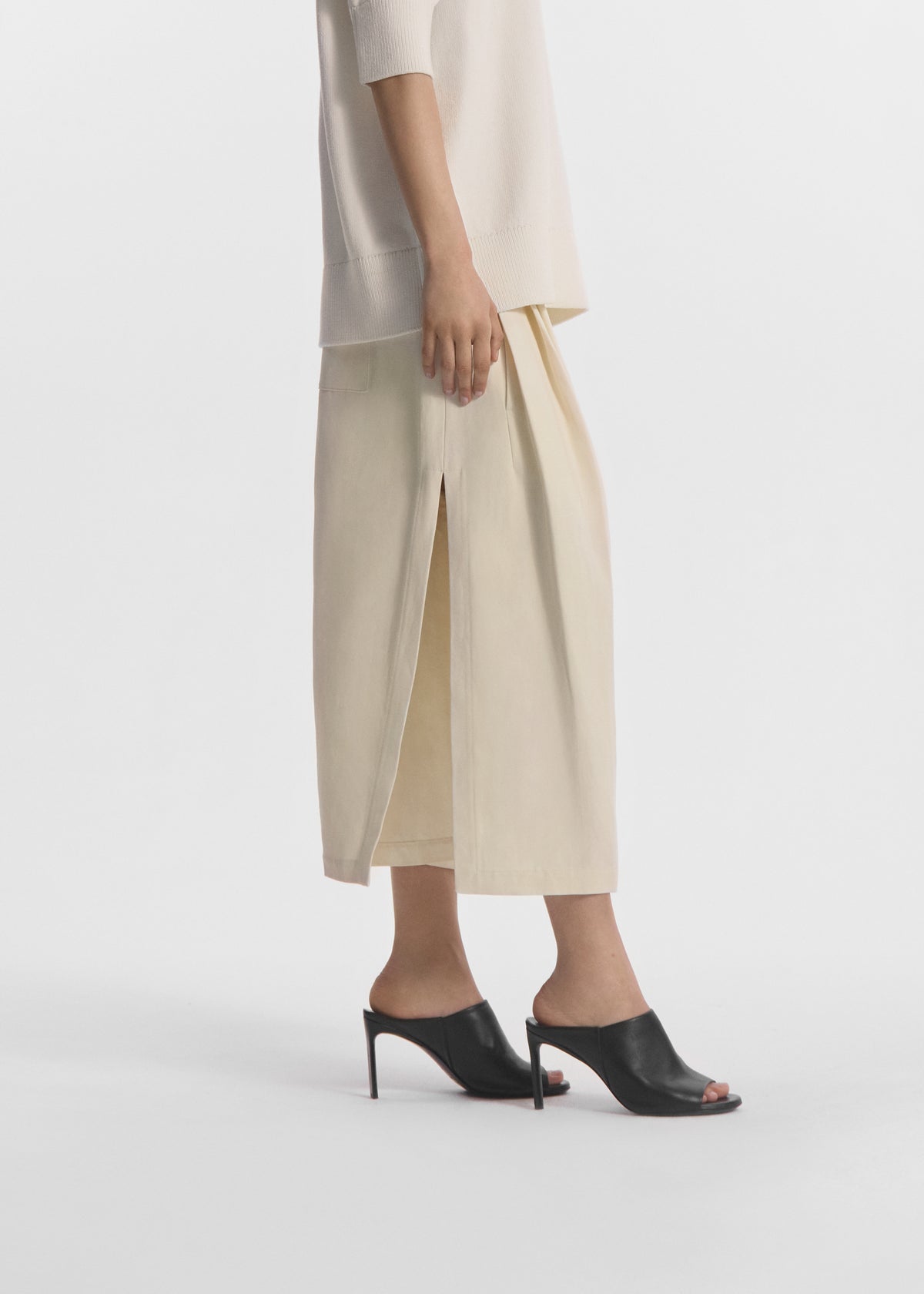Pleated Culotte in Linen - Pearl, image 4 of 5