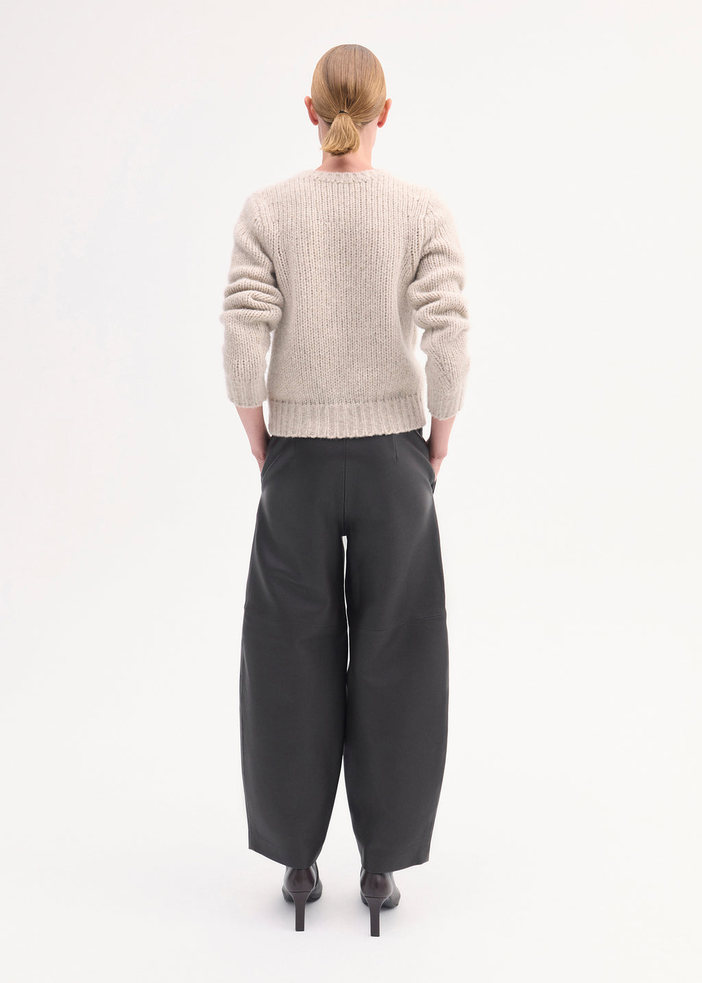 Fitted Crew in Cashmere Silk  - Arctic - CO