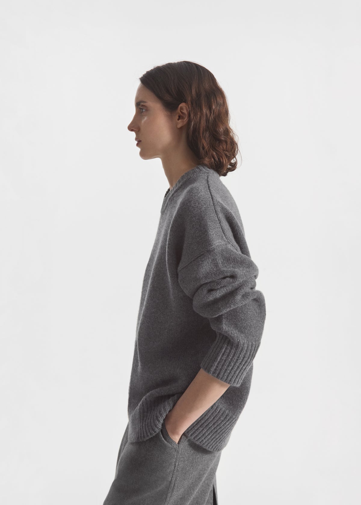 Boyfriend Crew Neck in Wool Cashmere - Grey, image 2 of 4