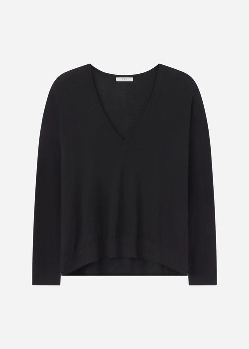 V-Neck Sweater in Fine Cashmere - Black, image 4 of 4