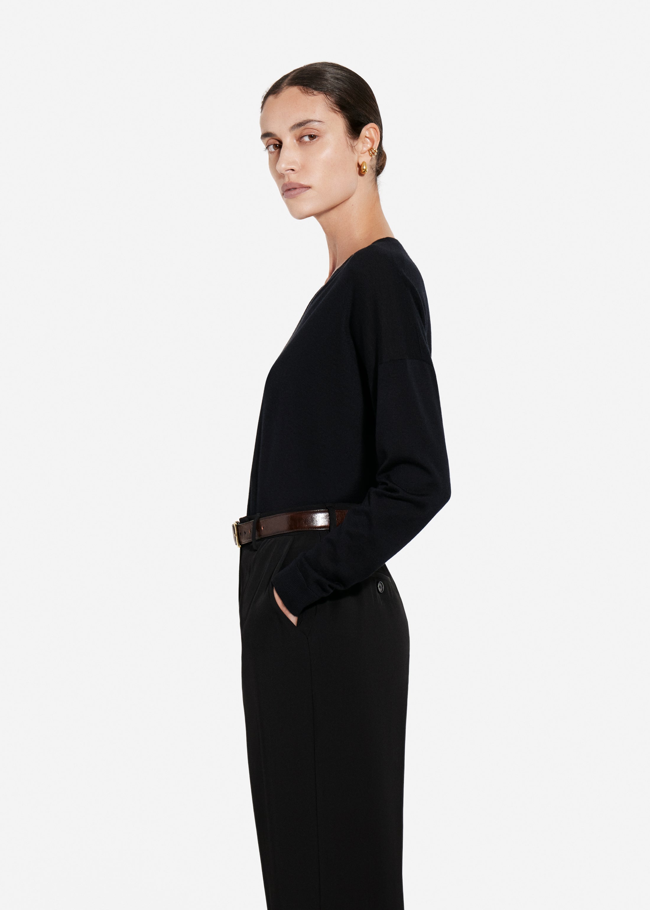 V-Neck Sweater in Fine Cashmere - Black