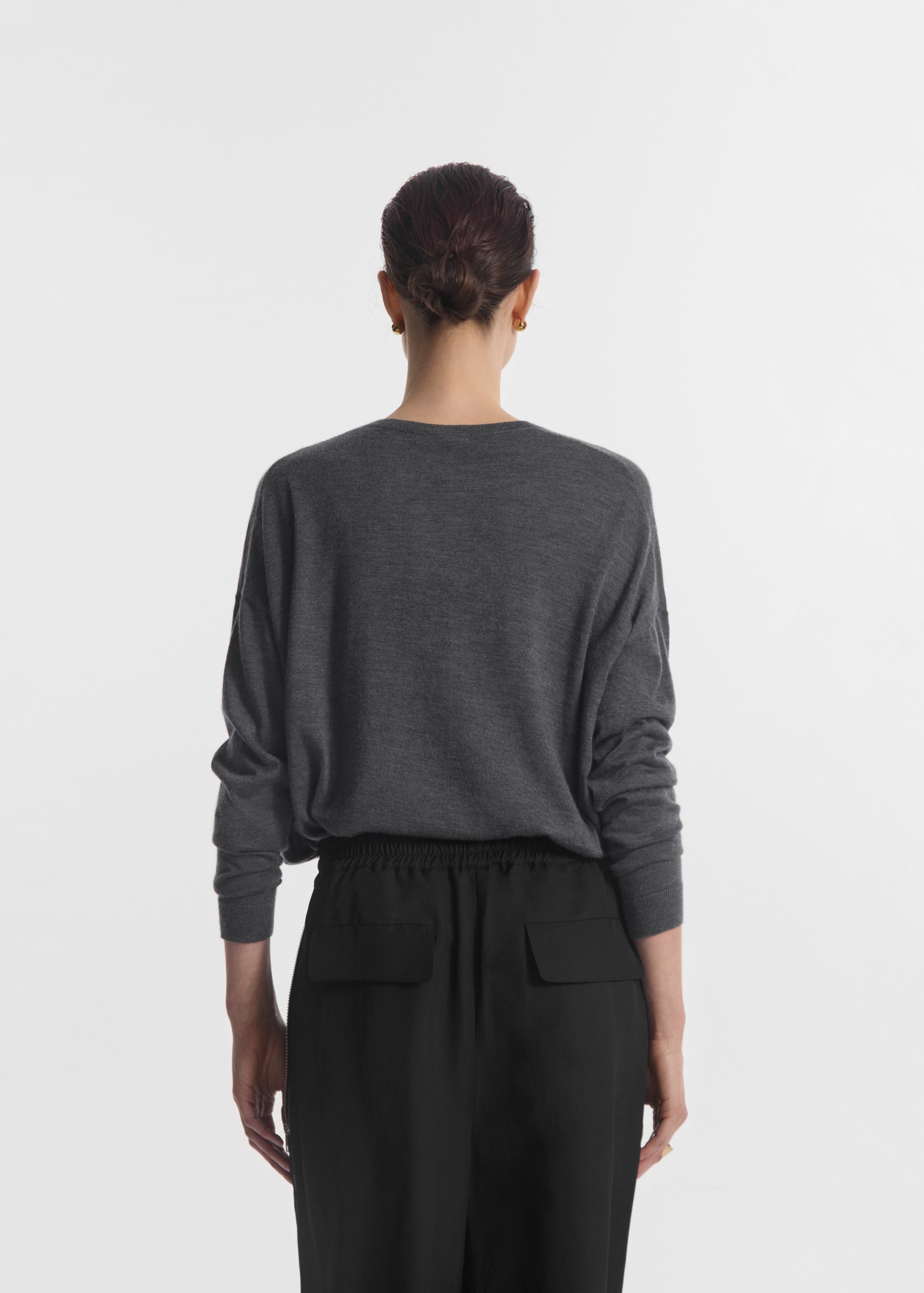 V-Neck Sweater in Fine Cashmere - Grey