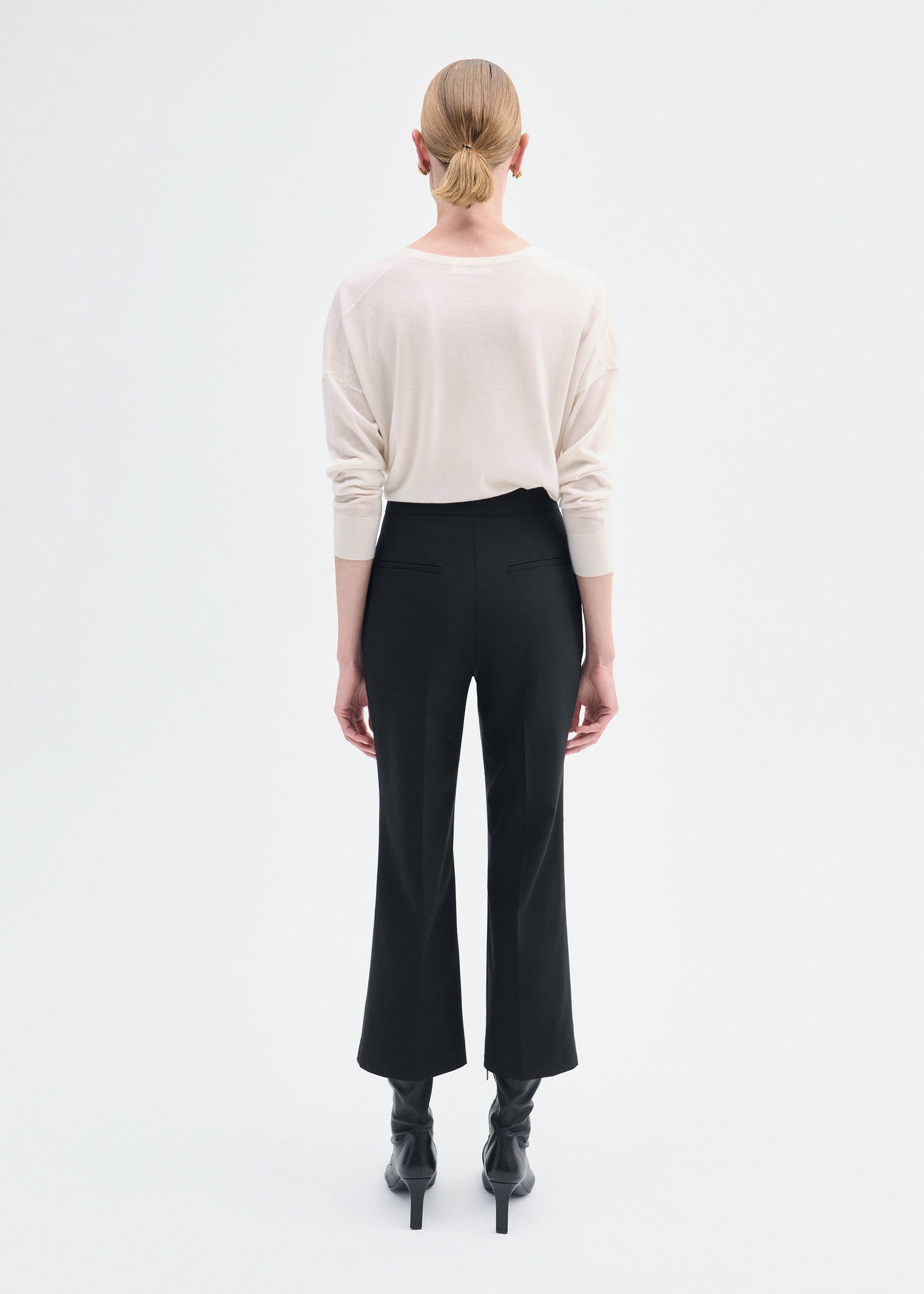 V-Neck Sweater in Fine Cashmere - Ivory