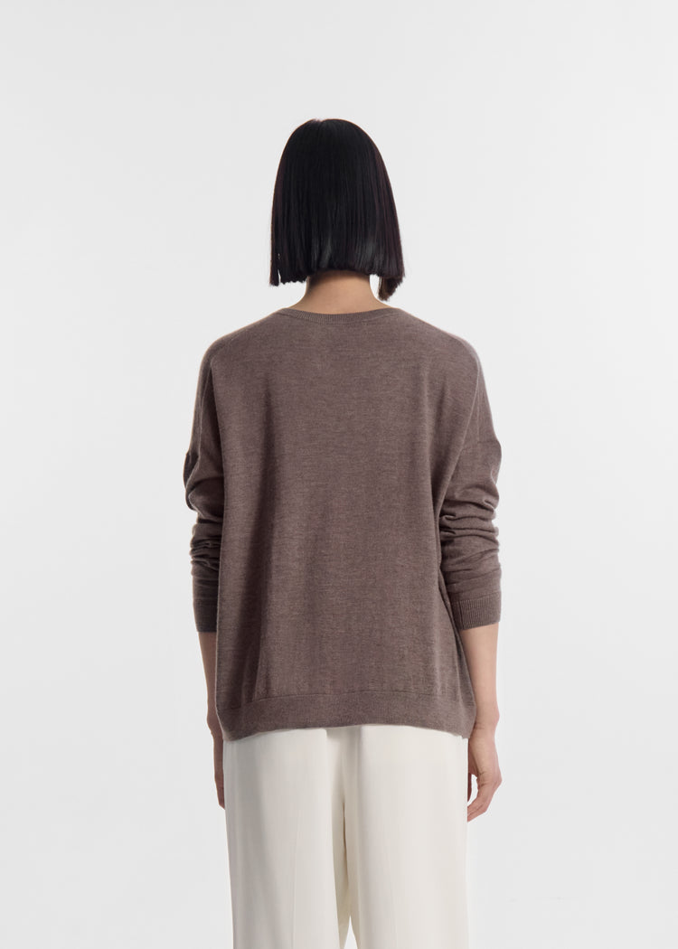 V-Neck Sweater in Fine Cashmere - Hazelnut, image 4 of 5