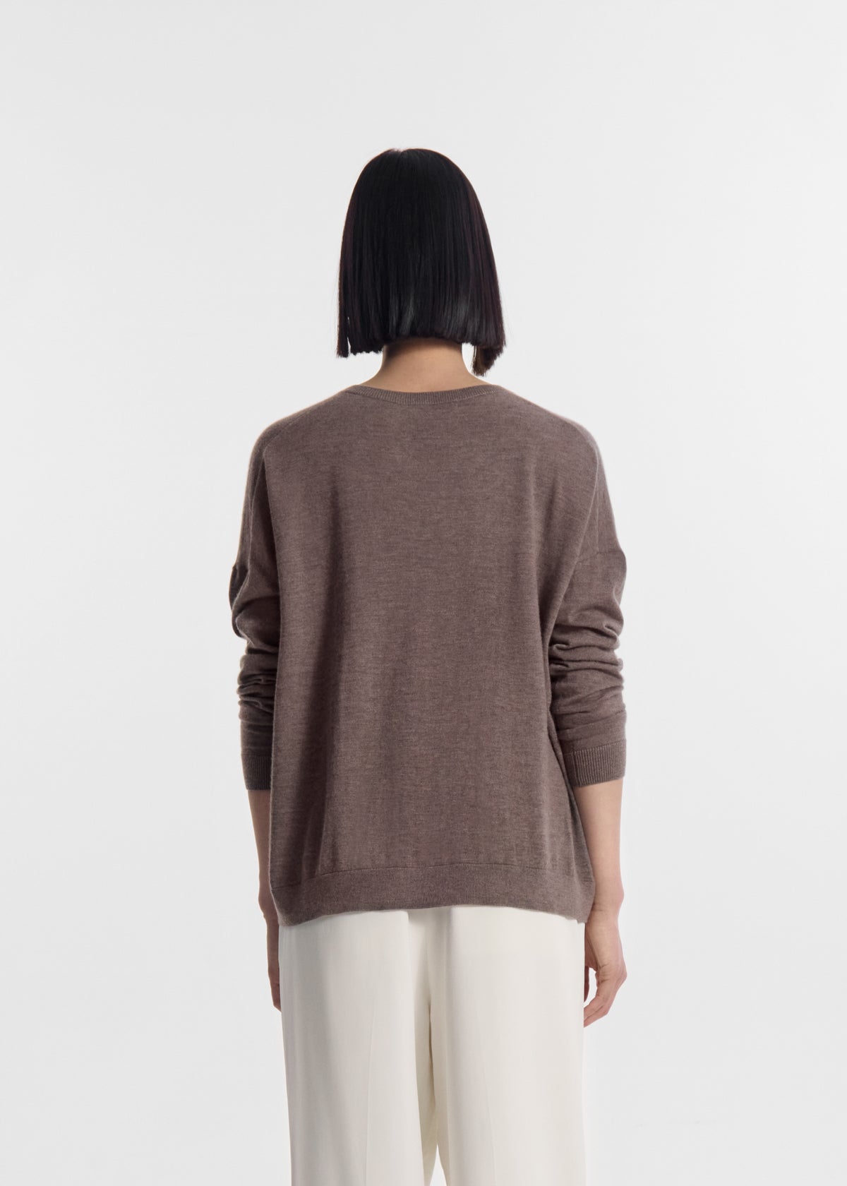 V-Neck Sweater in Fine Cashmere - Hazelnut, image 4 of 5