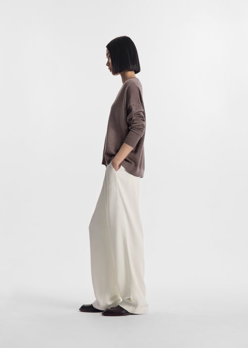 V-Neck Sweater in Fine Cashmere - Hazelnut, image 3 of 5