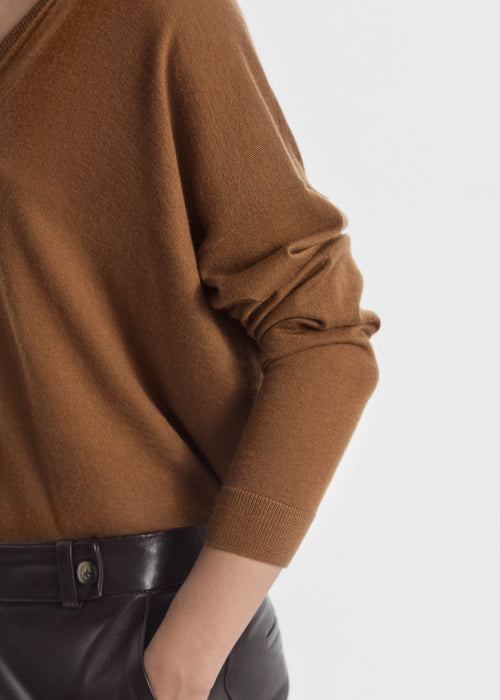 V-Neck Sweater in Fine Cashmere - Ginger, image 5 of 6