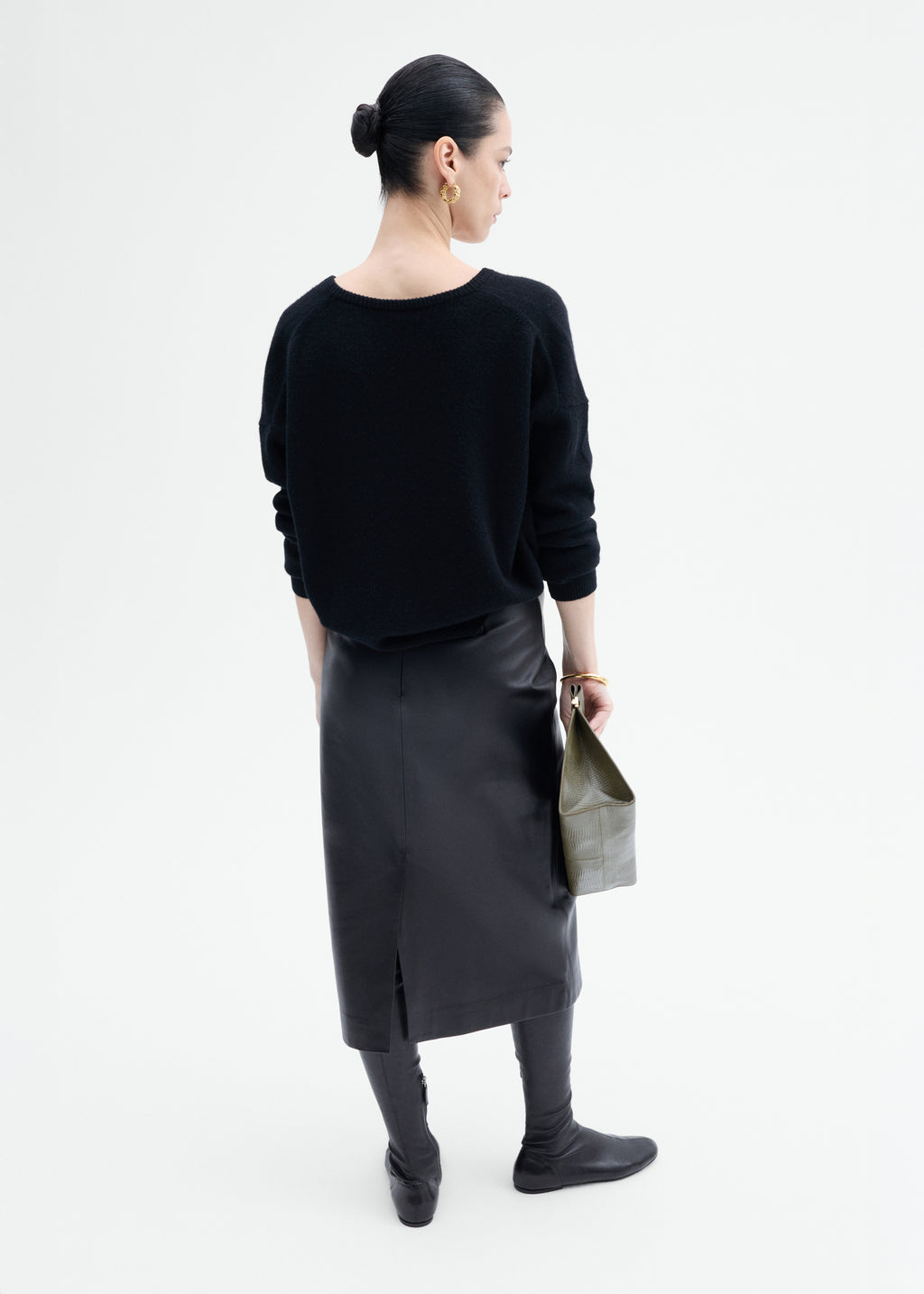 V-Neck Sweater in Cashmere - Black - CO