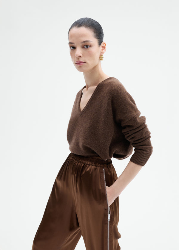 V-Neck Sweater in Cashmere - Brown - CO