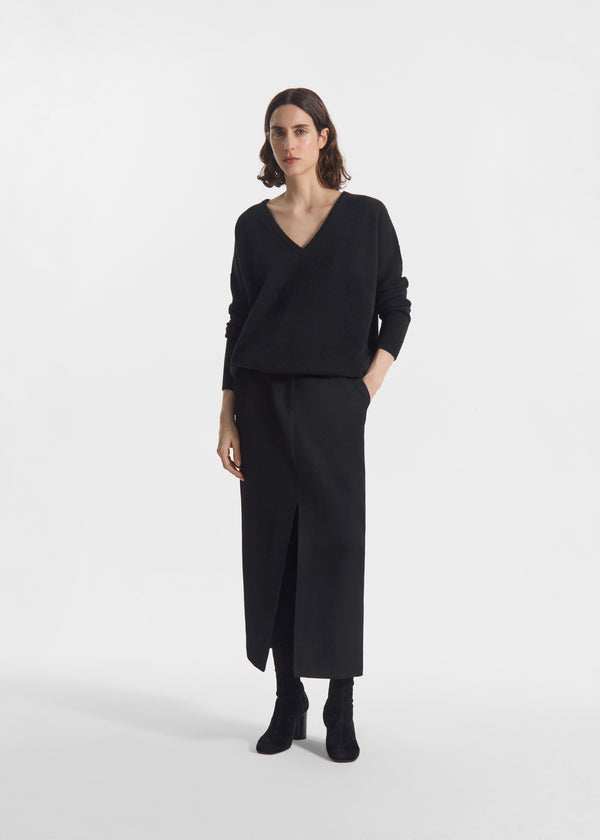 V-Neck Sweater in Cashmere - Black - CO