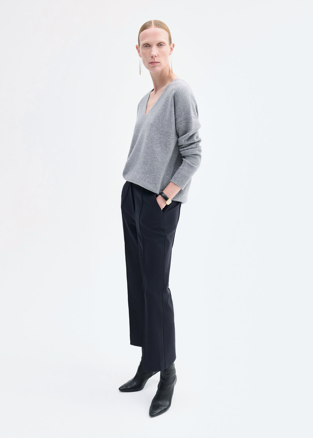 V-Neck Sweater in Cashmere - Grey - CO