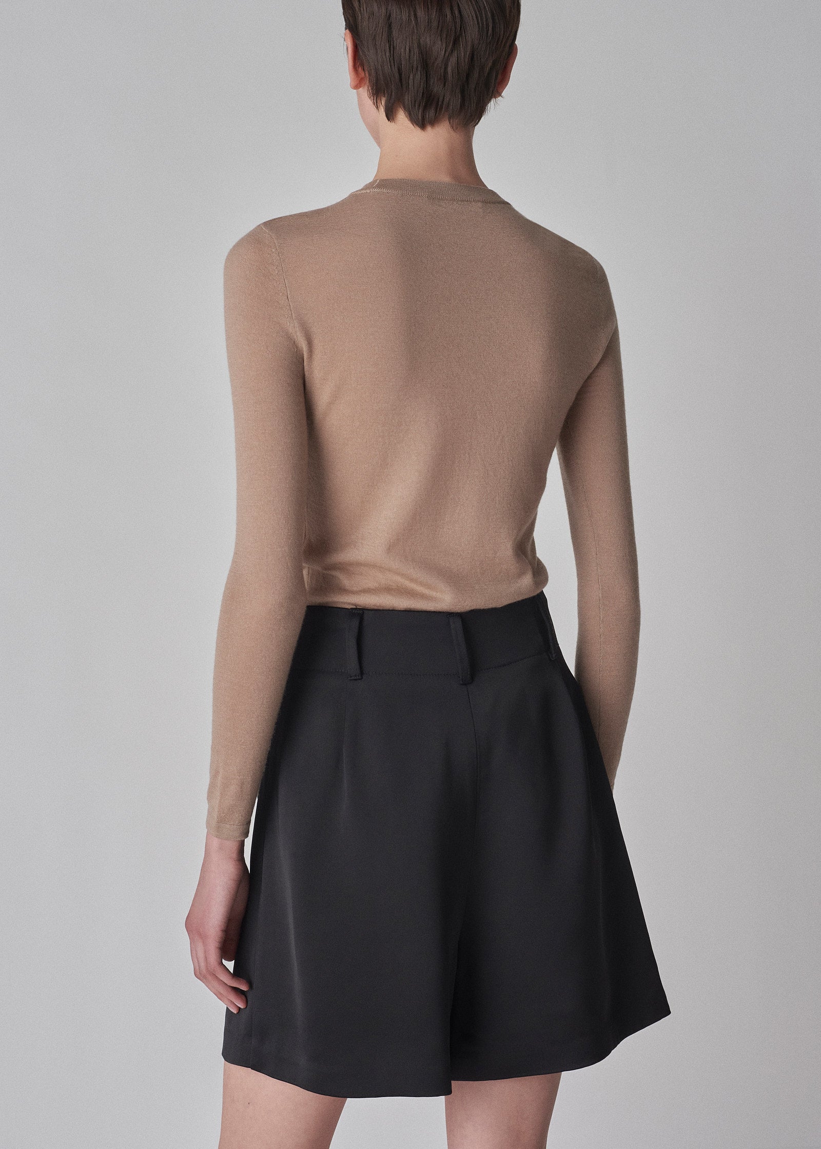 Long Sleeve Crew Neck Tee in Fine Cashmere - Taupe - CO Collections
