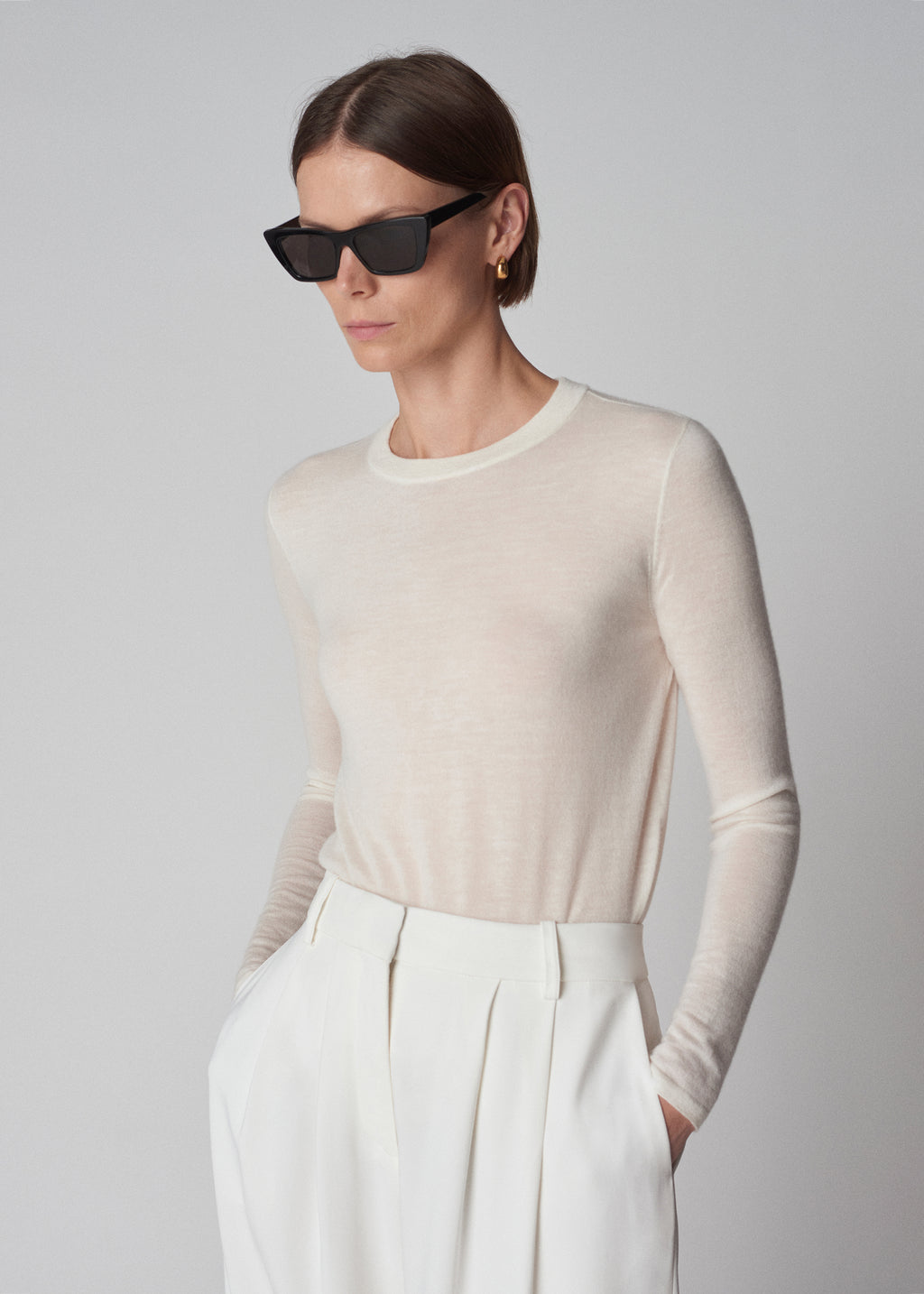 Long Sleeve Crew Sweater in Fine Cashmere - Ivory - CO