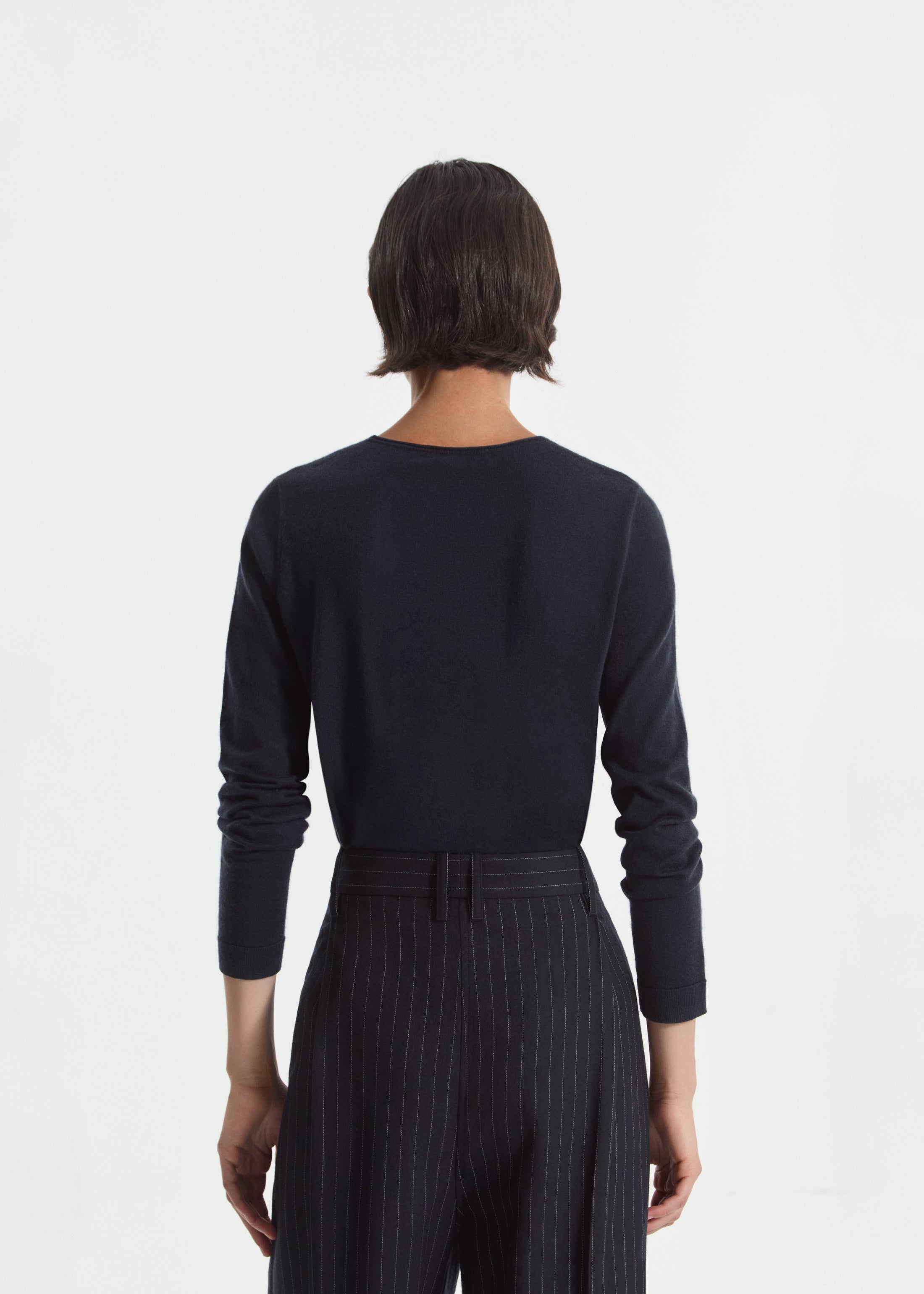 Rolled Crewneck Sweater in Fine Cashmere - Nocturne
