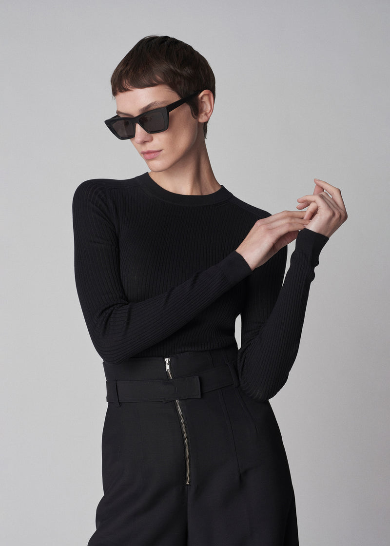 Long Sleeve Fitted Top in Silk Knit - Black - CO