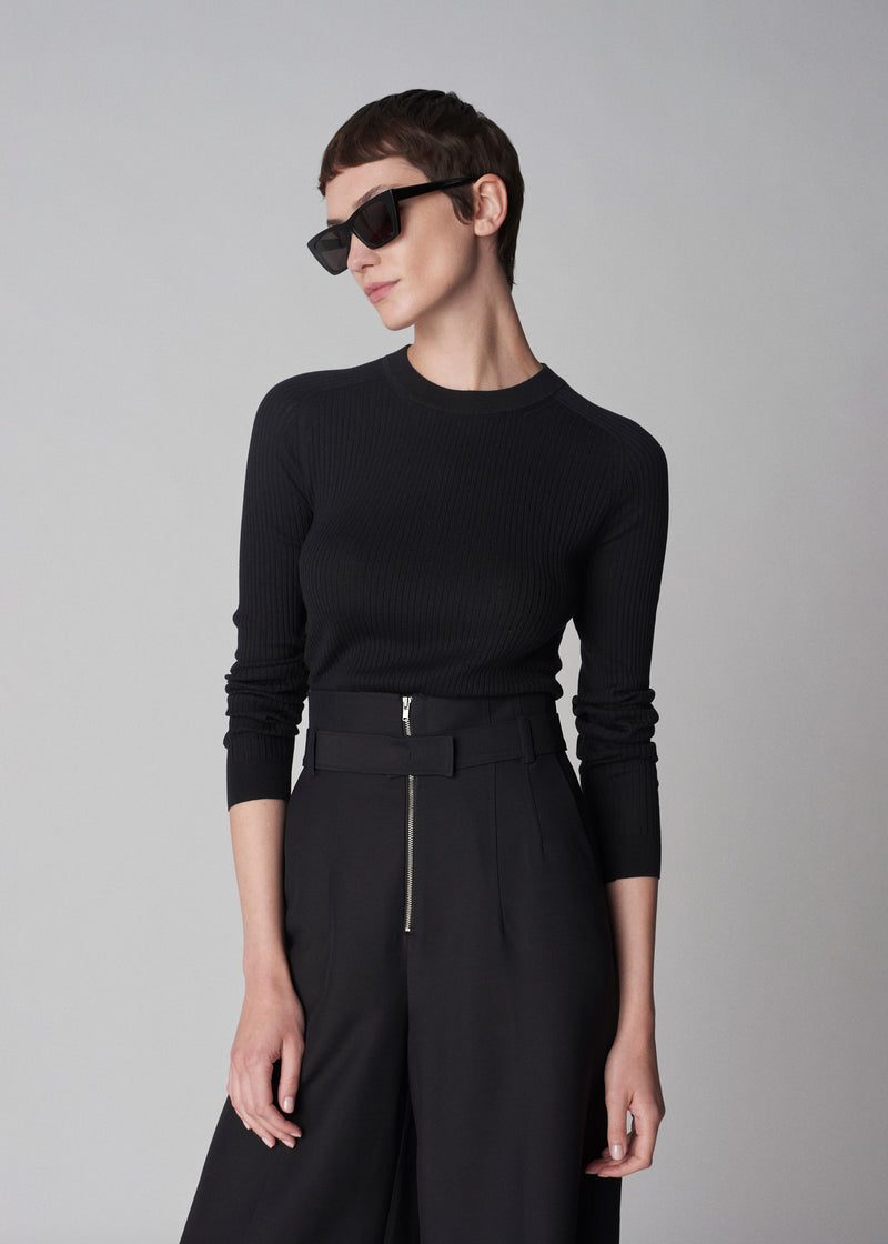 Long Sleeve Fitted Top in Silk Knit - Black - CO