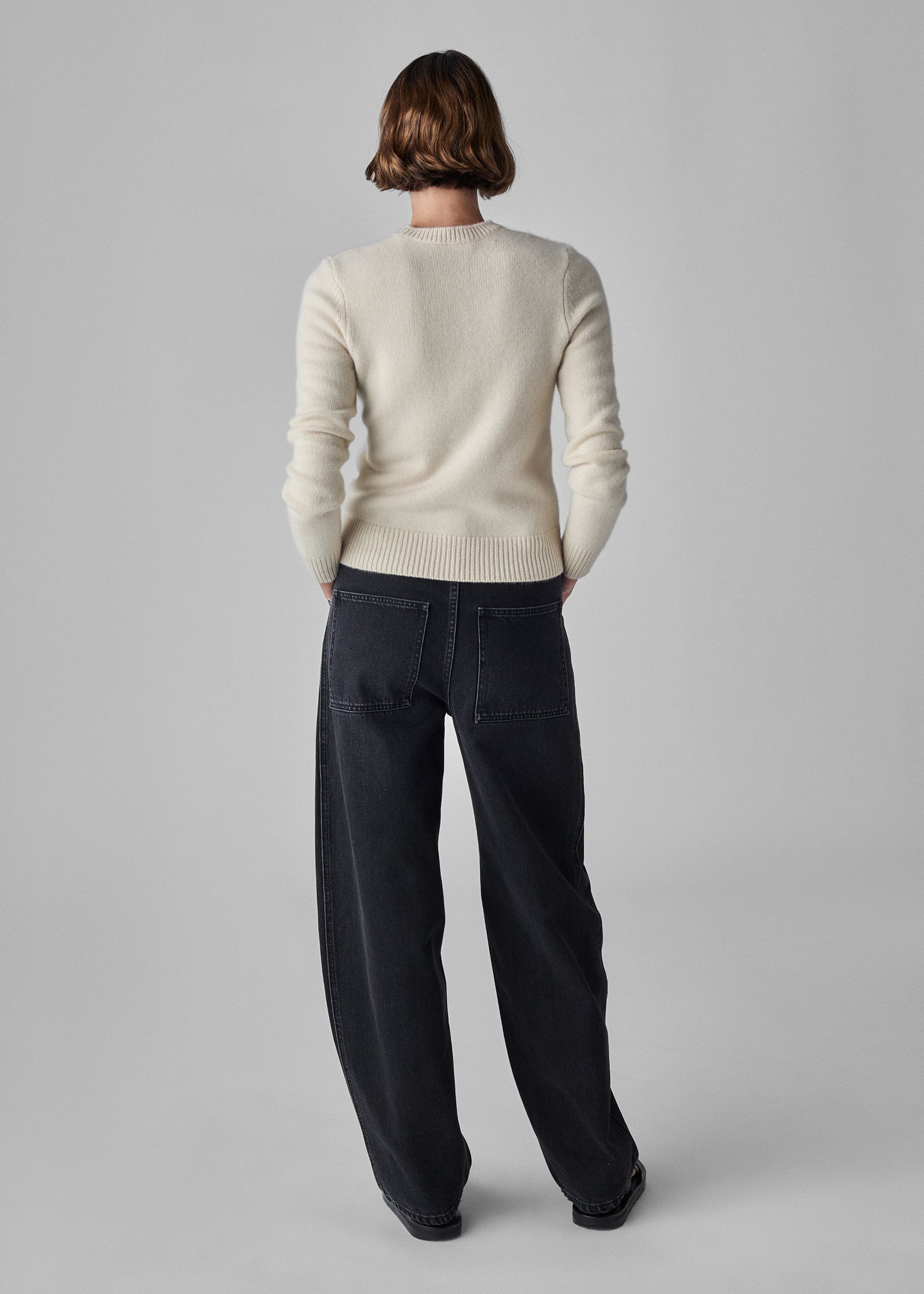 Classic Crew Sweater  in Cashmere - Ivory