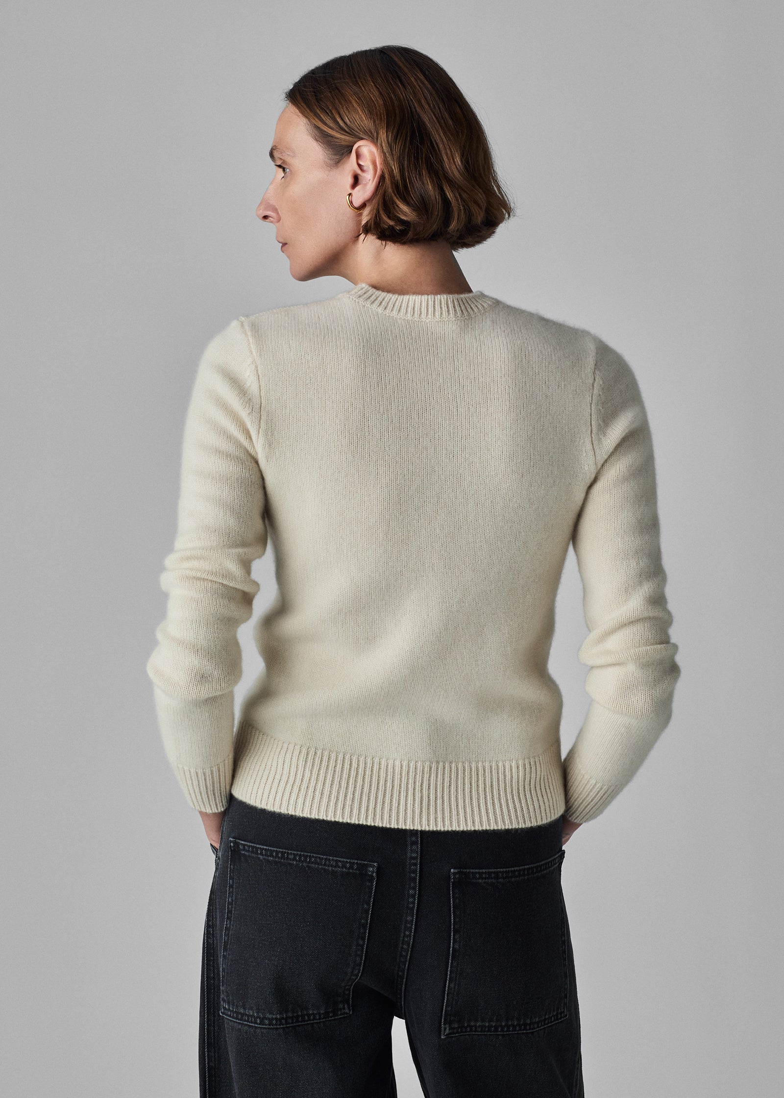 Classic Crew Sweater  in Cashmere - Ivory